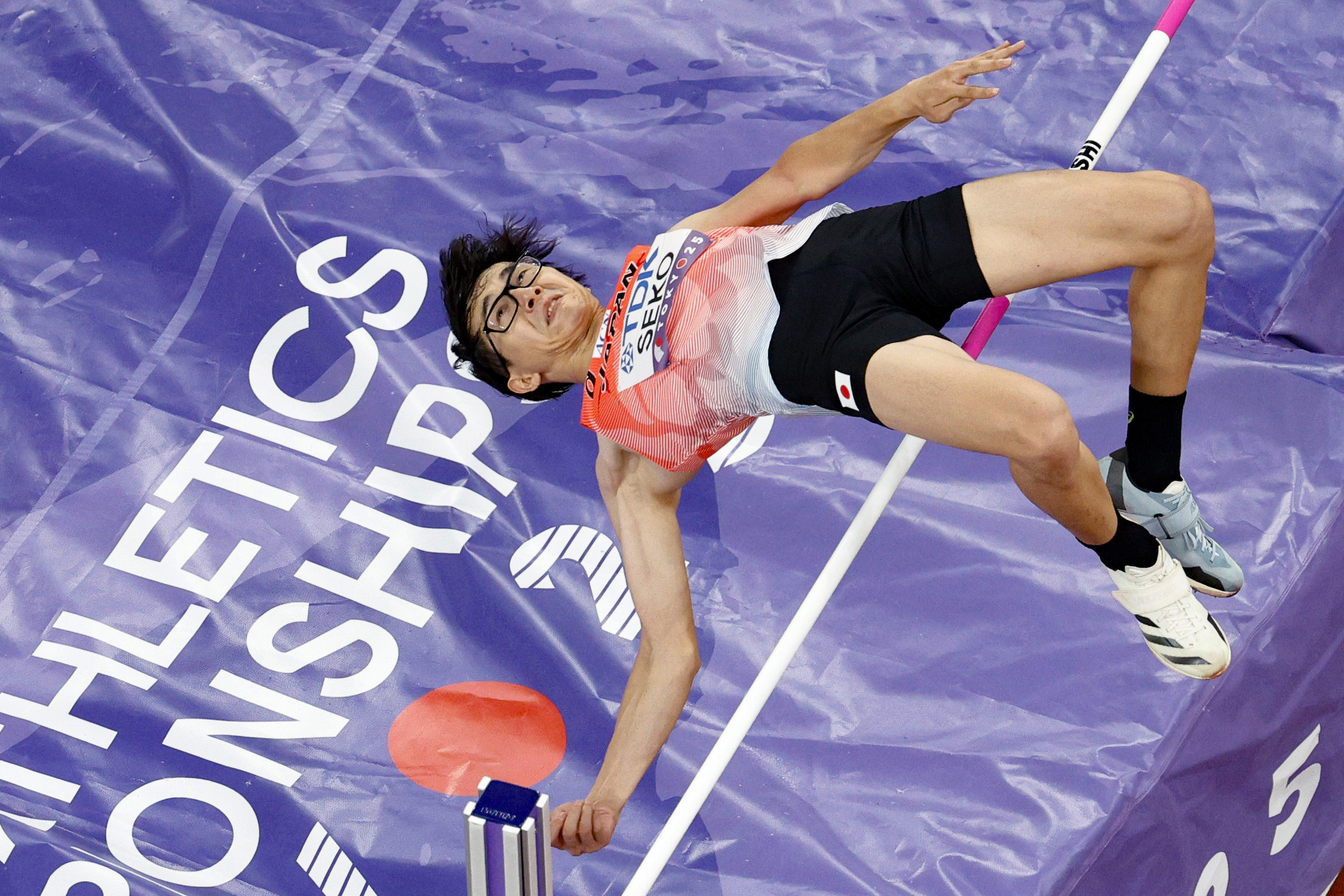 【走高跳び】世界の頂点をめざす！High Jump Vol.1 & 2 Amazon.co.jp: 世界の頂点をめざす！High Jump～踏切技術を軸にした