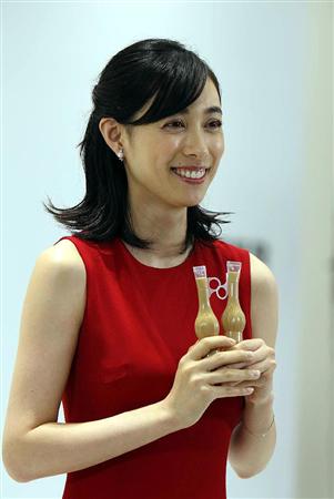 吹石一恵 抜群のプロポーション 赤いワンピース姿を披露 サンスポ