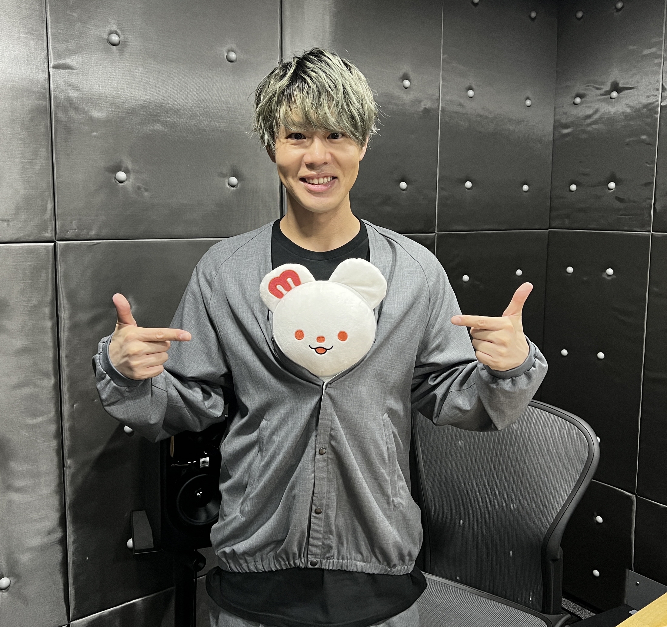 骨董の「ぺろぺろ」とは 声優の神尾晋一郎が衝撃を受けた業界