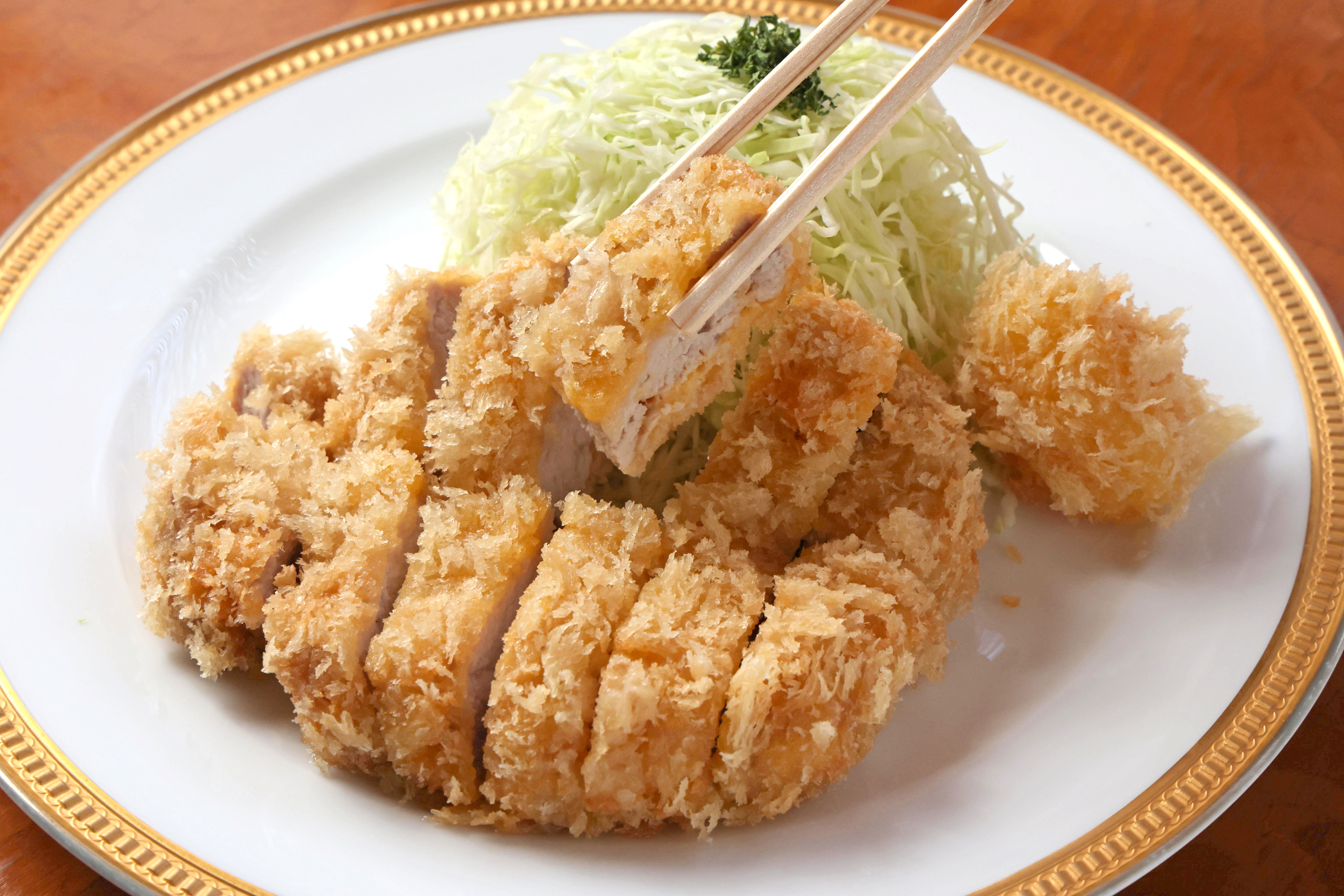 GHQとやりあった男、白洲次郎が「上野御徒町 ぽん多本家」で食べた一流