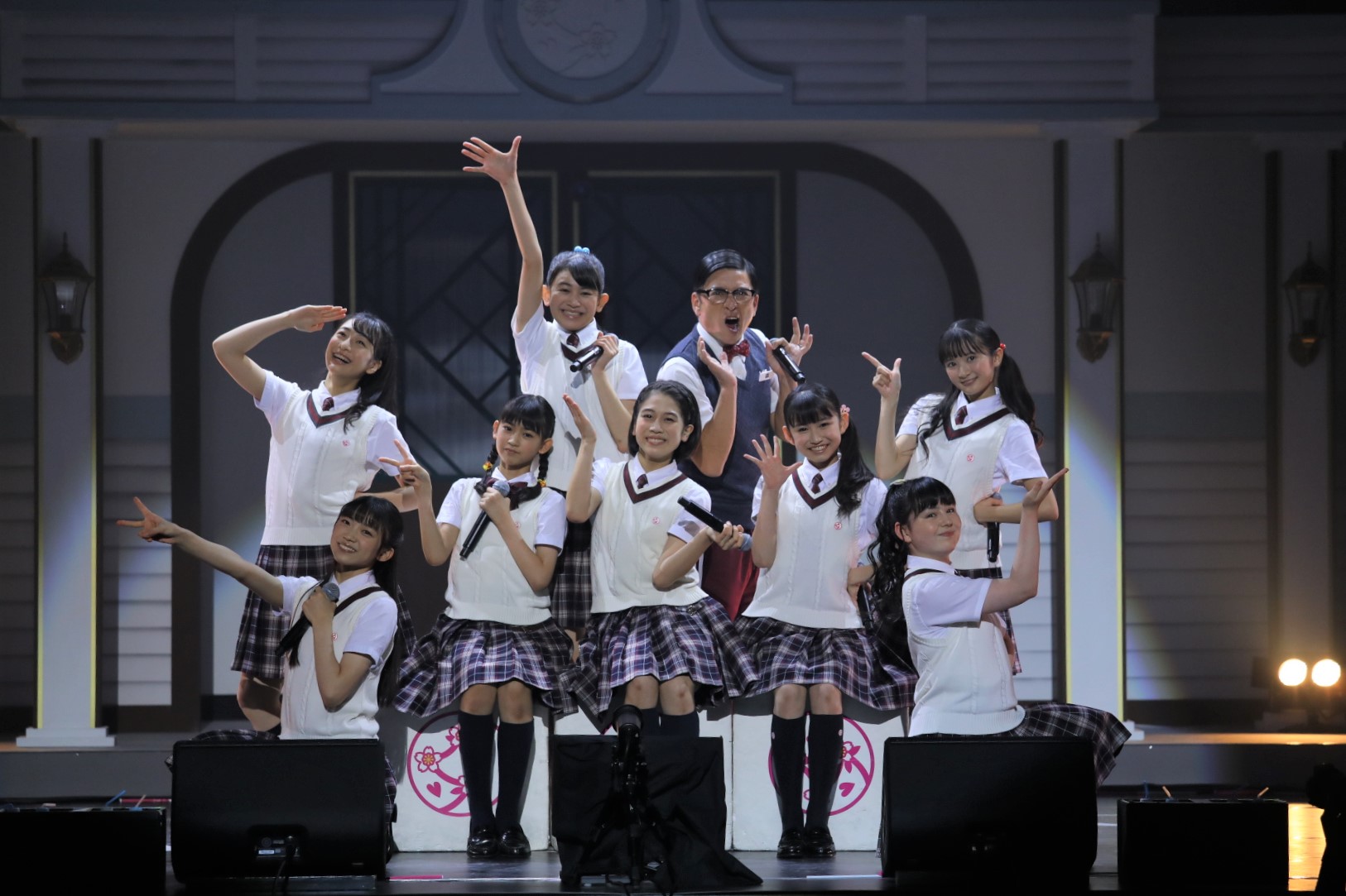 さくら学院がラスト公演 初代卒業生の武藤彩未らも駆けつける イザ さくら学院がラスト公演 初代卒業生の武藤彩未らも駆けつける イザ