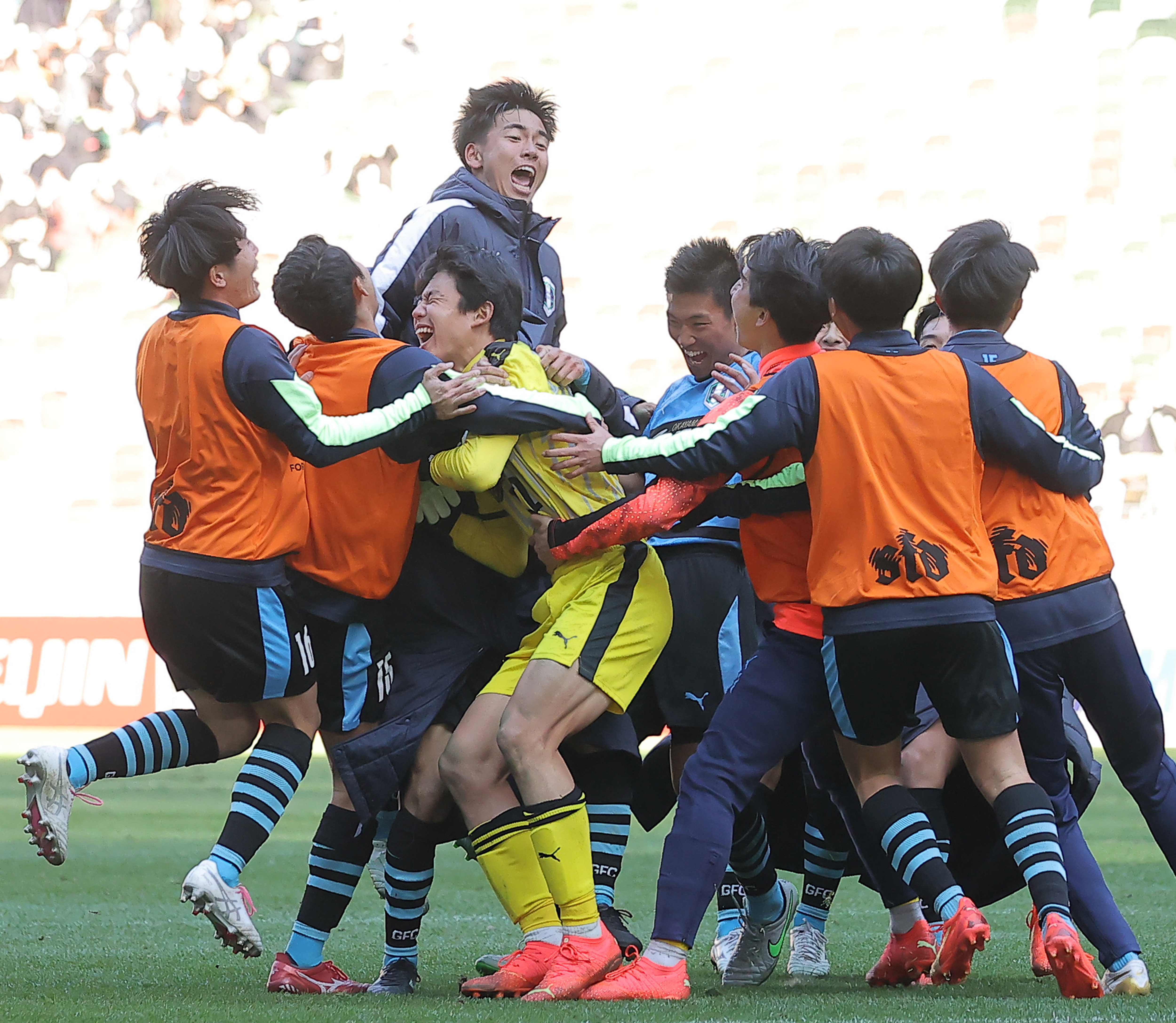 決勝は初ｖかけ岡山学芸館と東山 高校サッカー 産経ニュース