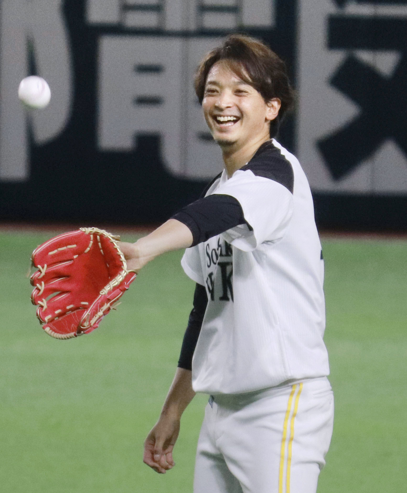 ソフトバンク・東浜巨、ノーノーから一夜明け 祝福に笑顔「ピッチャー