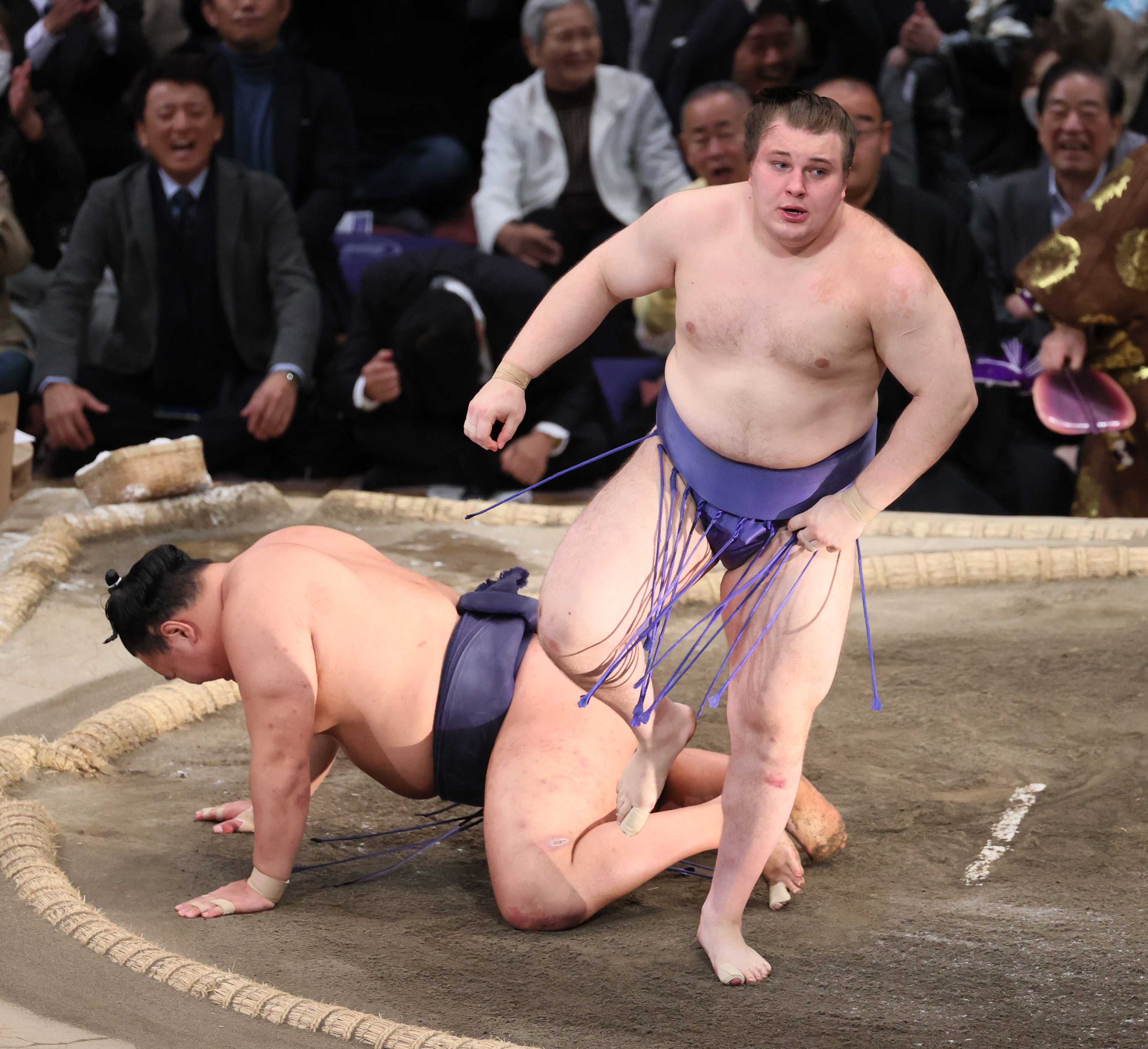 ベテラン記者コラム（793）】大相撲の新大関安青錦の前傾姿勢と、元