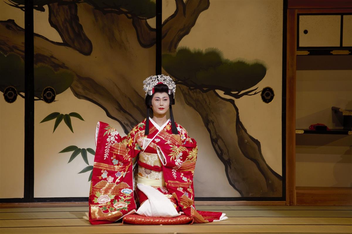 氷川きよし、振り袖姿のお姫様に変身「皆さんのおかげで最高の初日