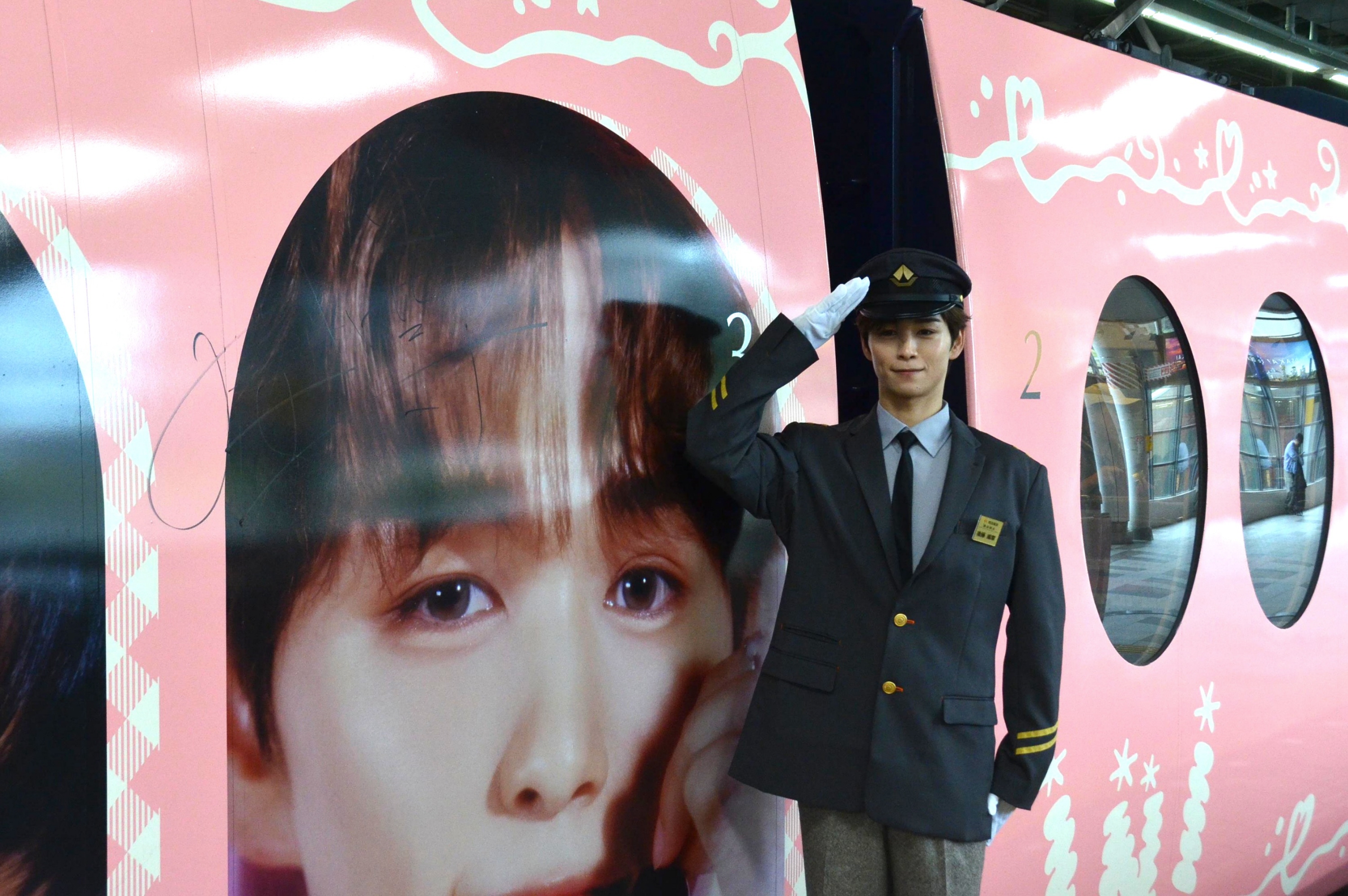 INIの佐野雄大さんと後藤威尊さんが南海難波駅で一日駅長 「マジラピ号