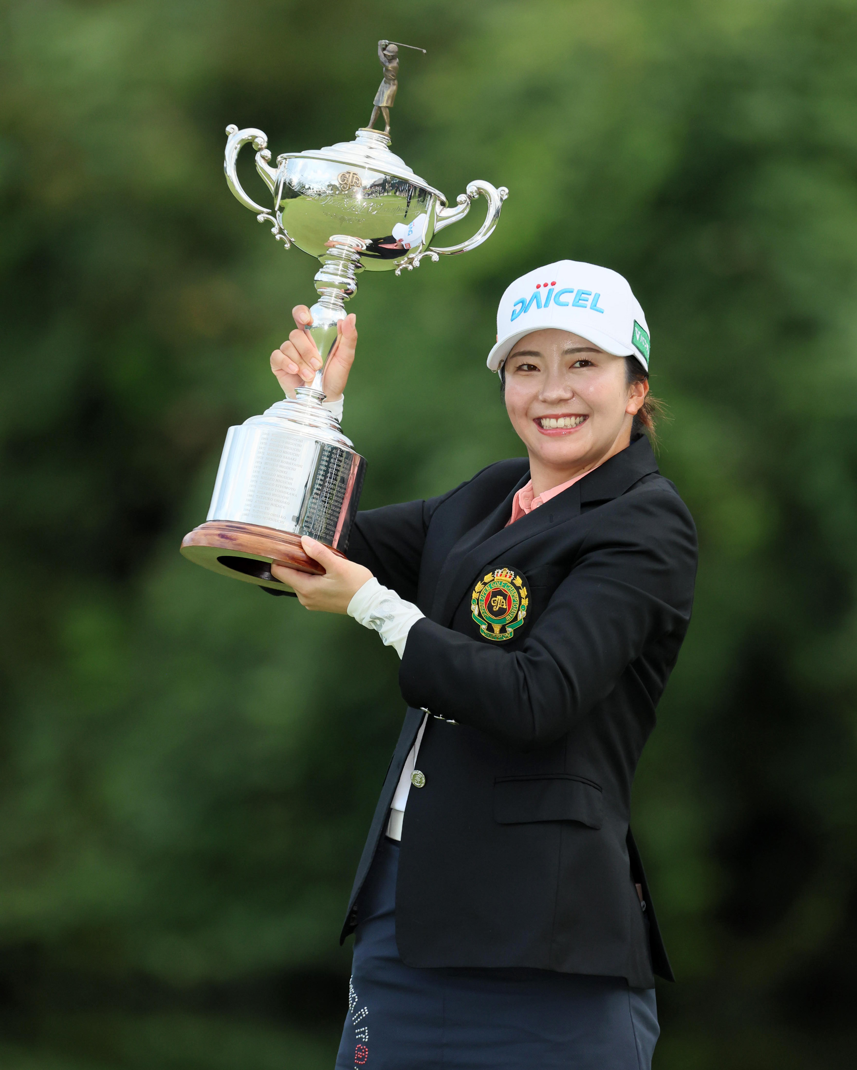 堀琴音が首位を守って国内メジャー初制覇 佐久間朱莉が2位、15歳の