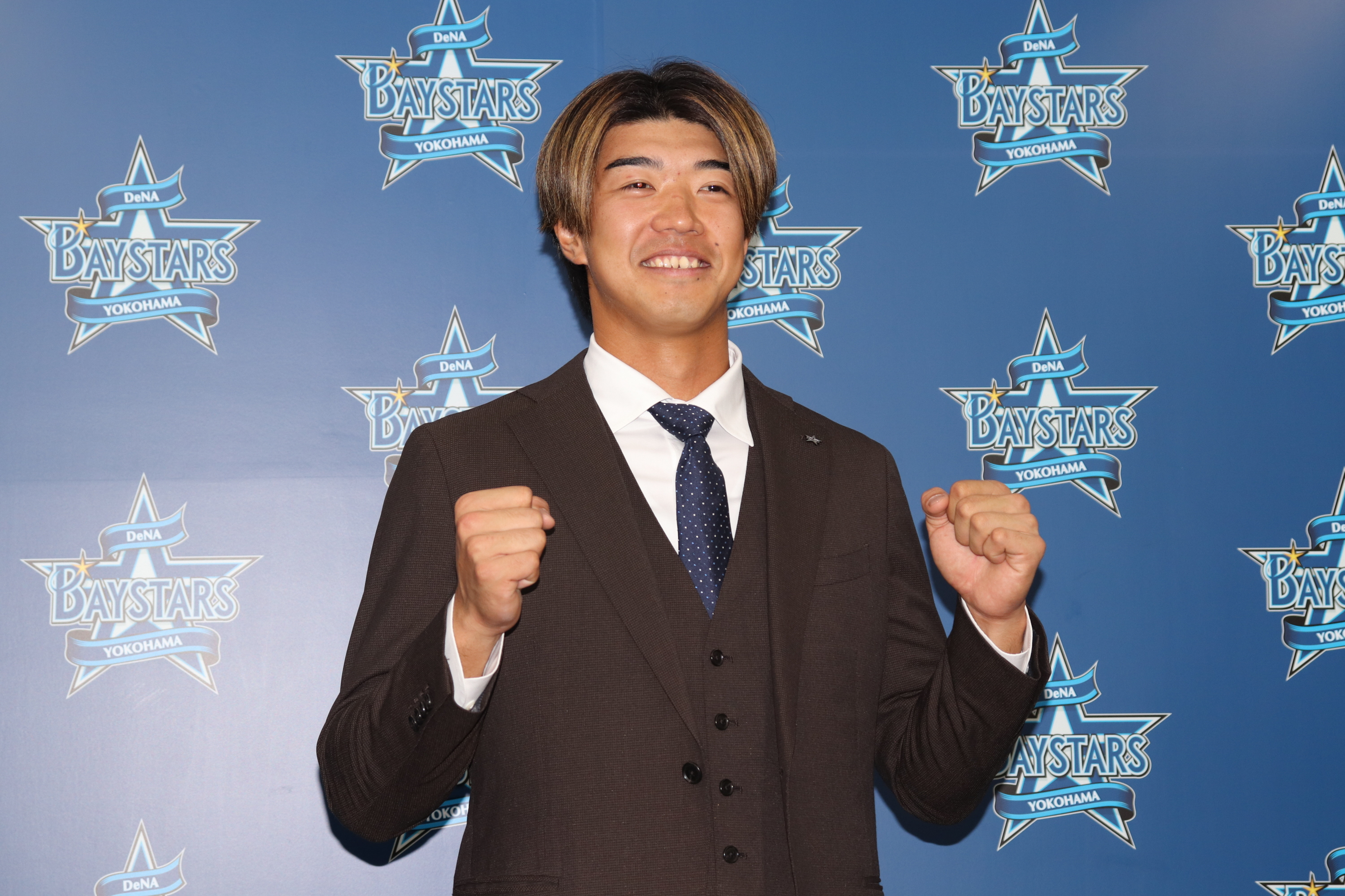 DeNA・梶原昂希、400万円増の2600万円でサイン 今オフもギータ塾で学ぶ