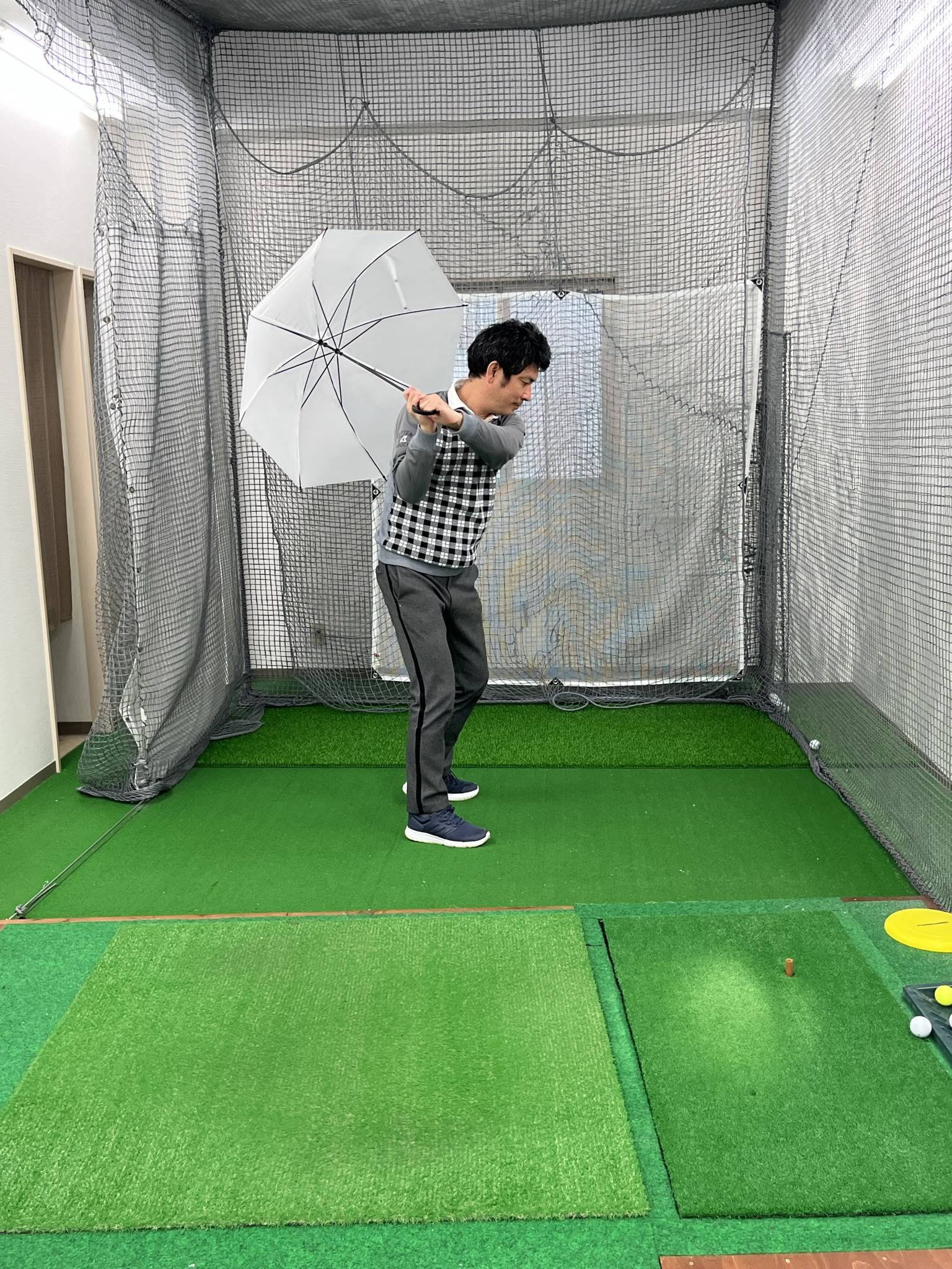 新発想 2重振り子スイング】傘を使ってシャフトの軸回転を確認 片手