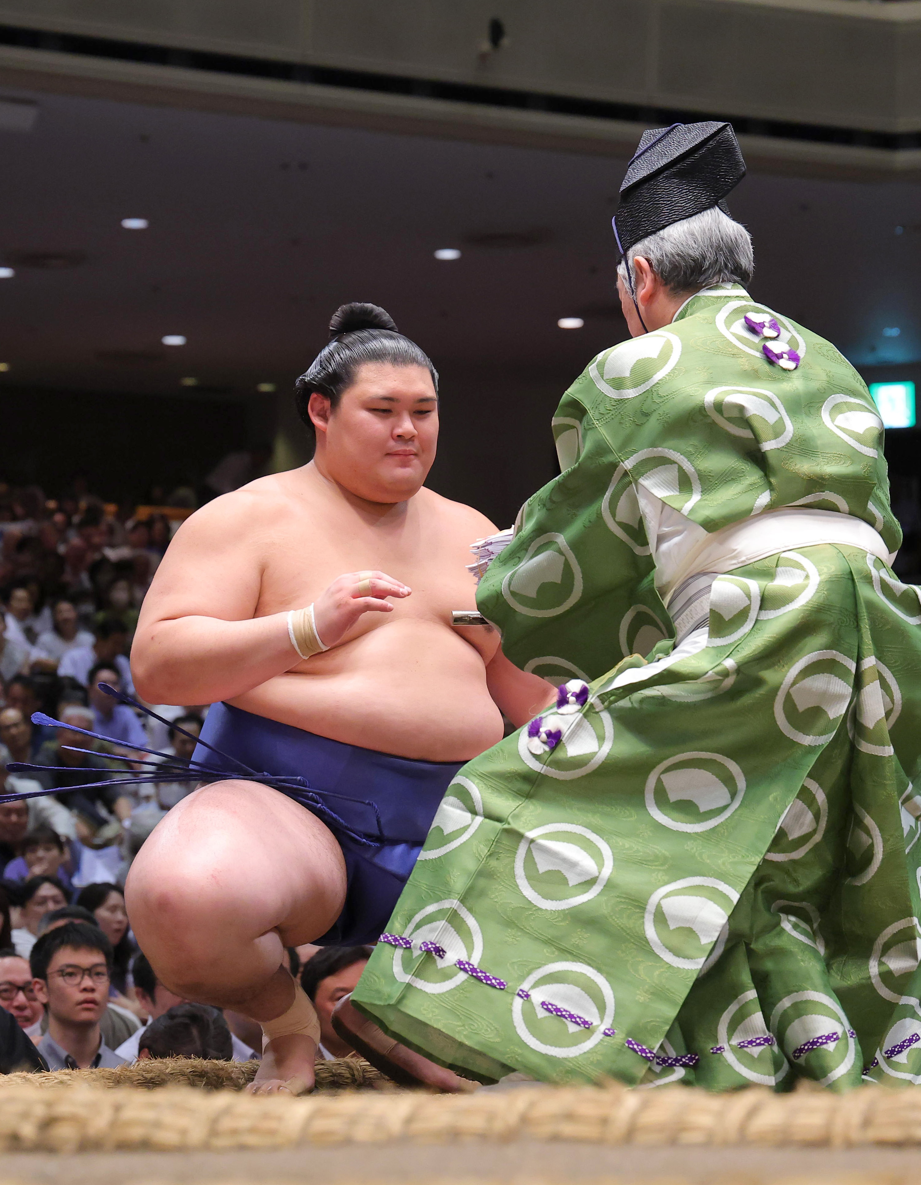 大の里が12連勝で綱とりへ前進 13日目にもV決定 地元後援会もさらに