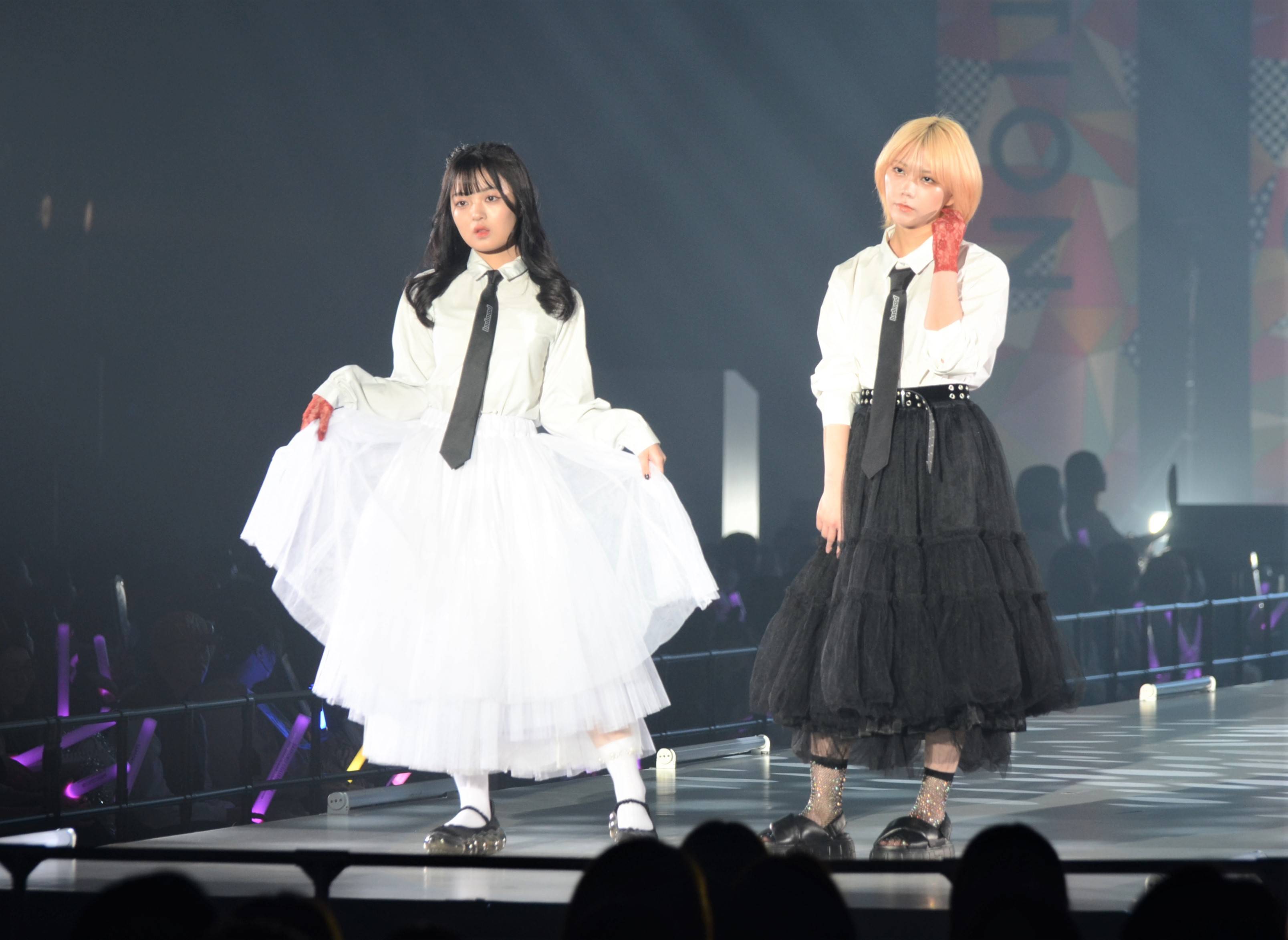 高橋ひかるさん、元乃木坂46の北野日奈子さんらに歓声 札幌