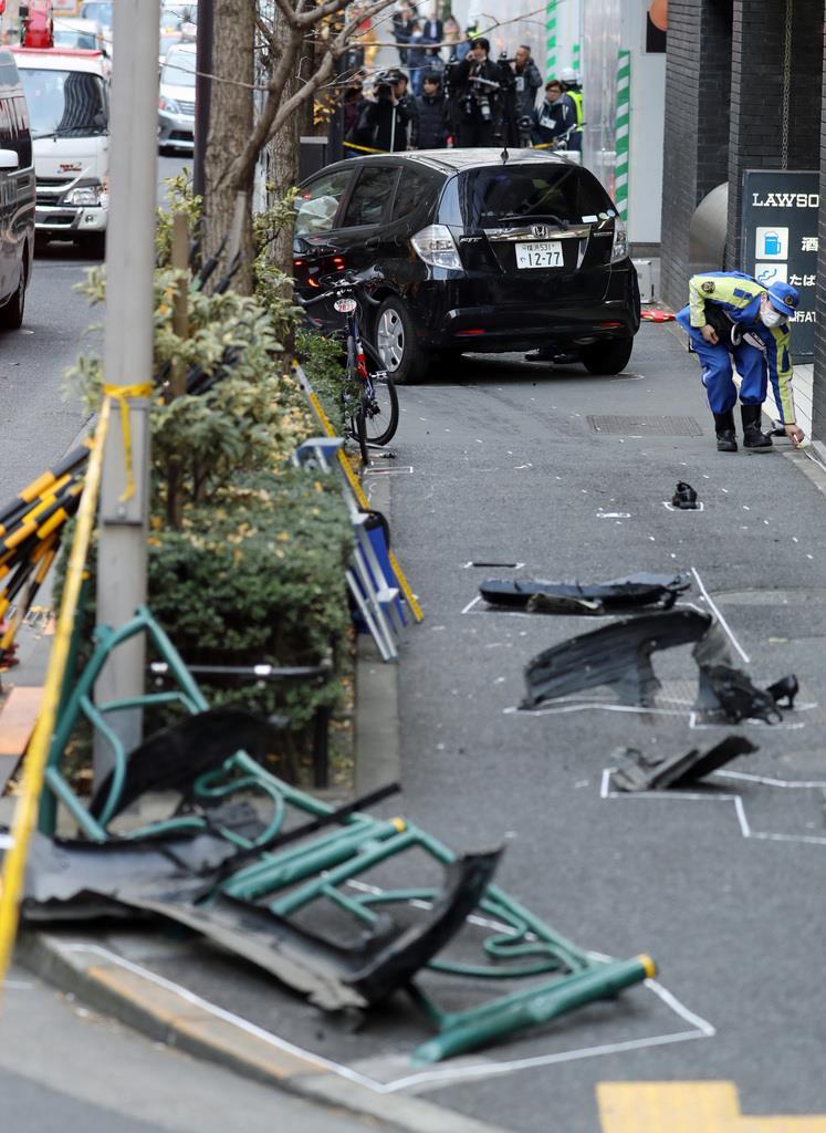 新宿乗用車暴走 歩道３０メートル走行か 血を流した人も 産経ニュース