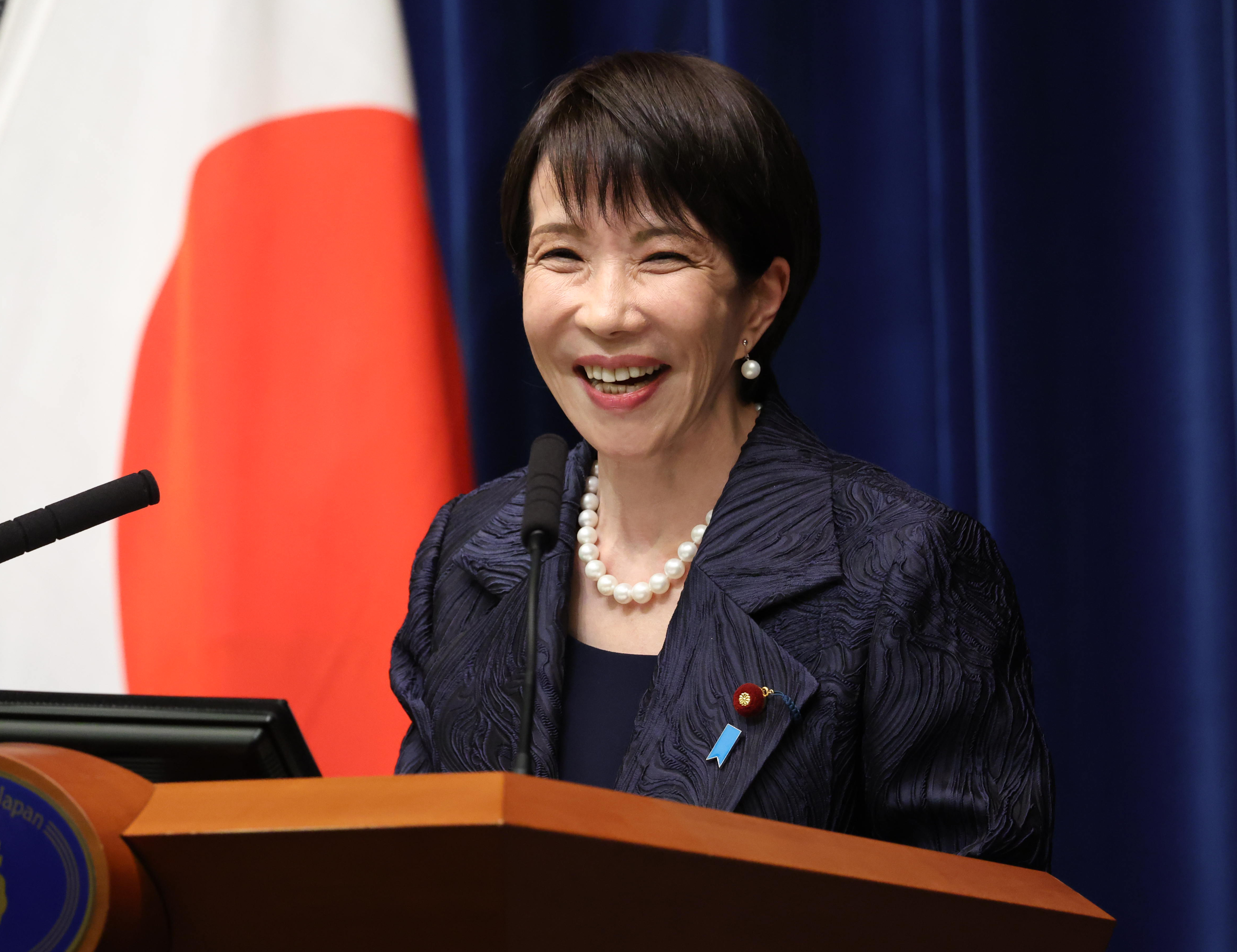 毎日小学生新聞、高市首相の記事に批判相次ぐ 「『女性初』だから女性