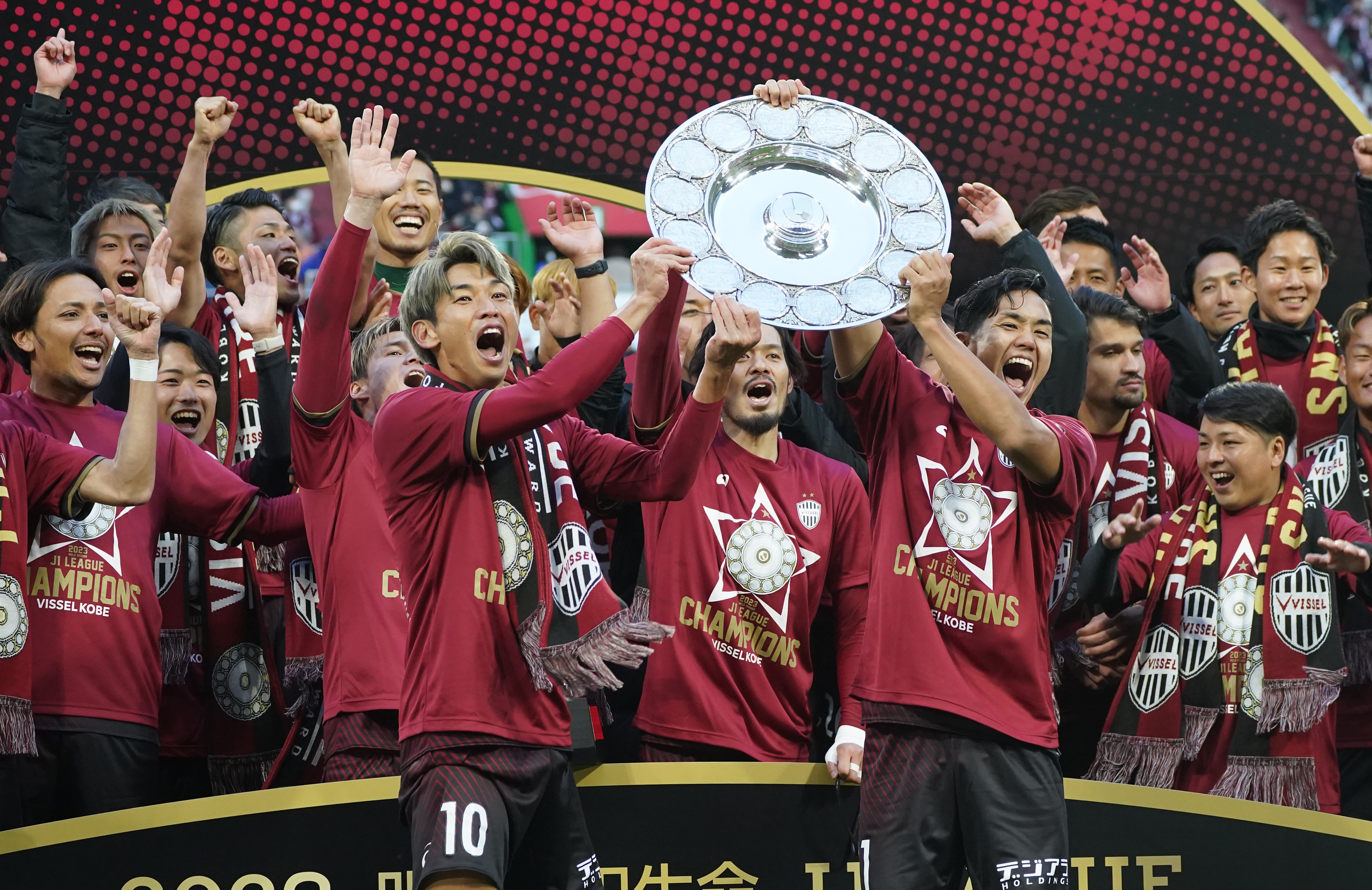 やっぱり半端ない」大迫勇也 W杯落選乗り越えJ1神戸初Vに