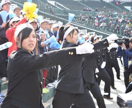 アルプススタンドから センバツ 第5日 サンスポ アルプススタンドから センバツ 第5日 サンスポ