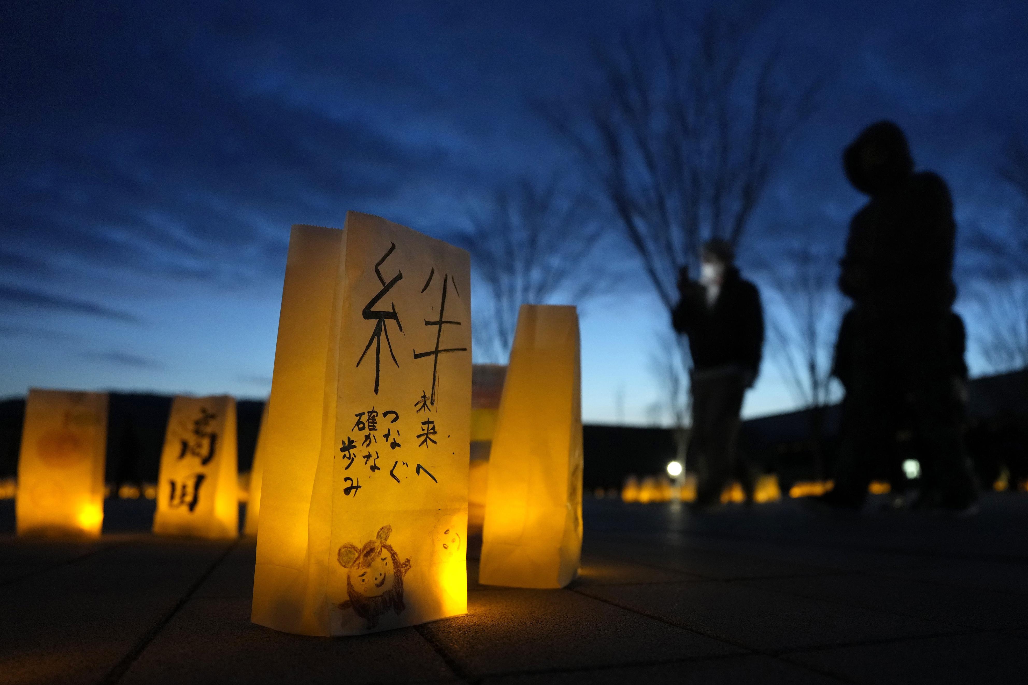 各地で光のイベント、犠牲者悼む 「未来への希望消さない」応援