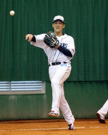 長年自宅で保管しておりました激レア！本人着用！西武時代！松井稼頭央 