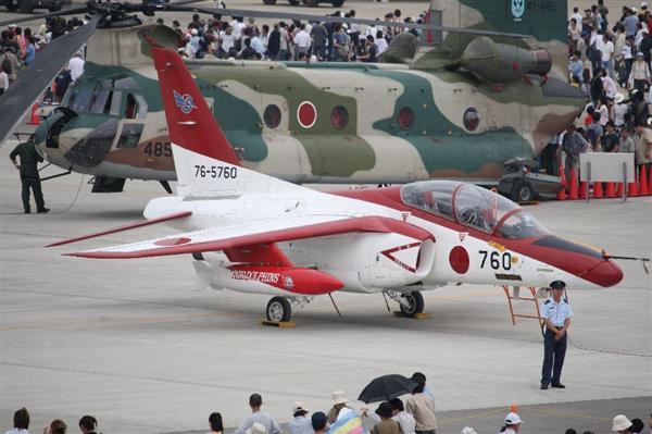 防衛最前線 ２３ ｔ４練習機 戦いのノウハウ蓄積する 空飛ぶイルカ は北の核から日本を守る 1 3ページ イザ