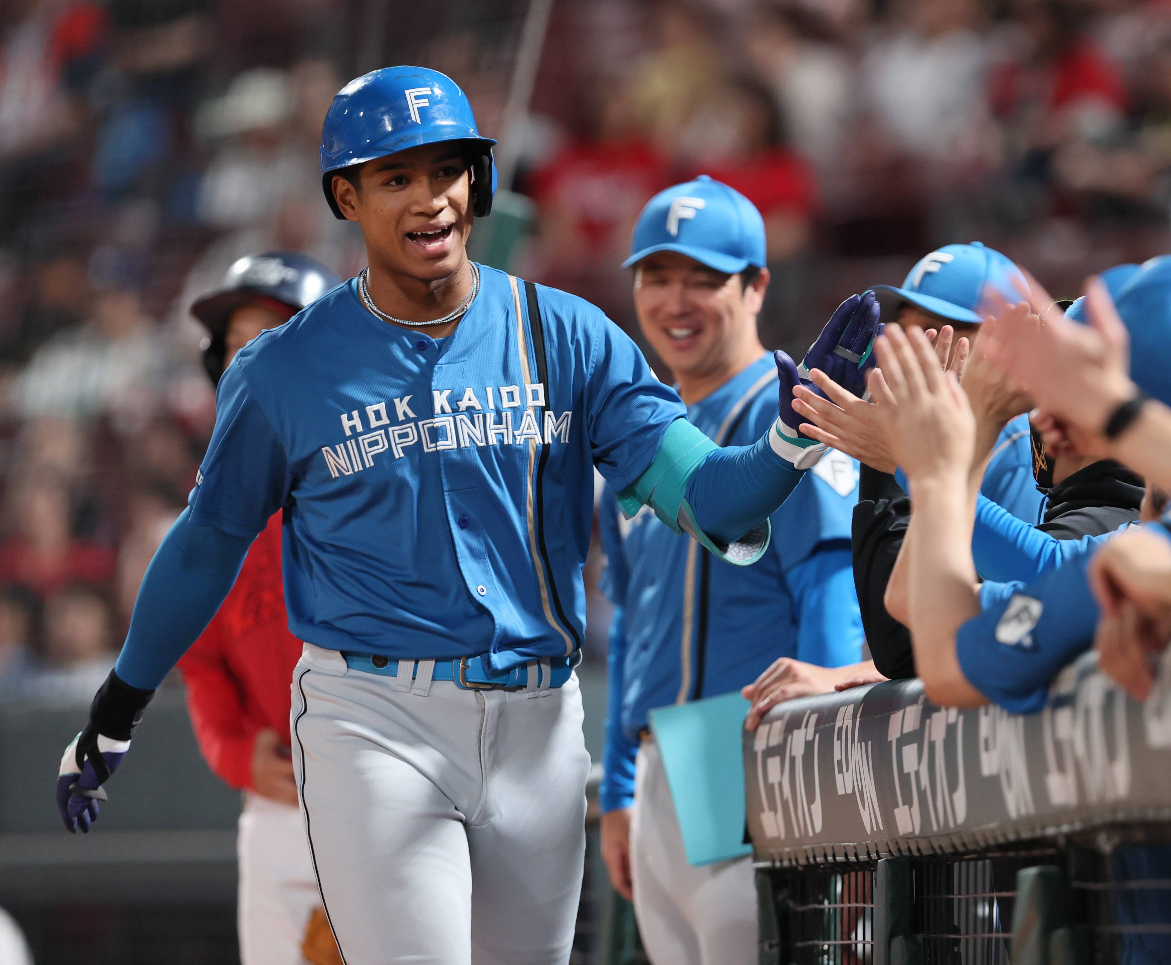 北海道日本ハムファイターズ 万波中正選手　実使用ヘルメット 北海道日本ハムファイターズ 万波中正選手 実使用ヘルメット 北海道