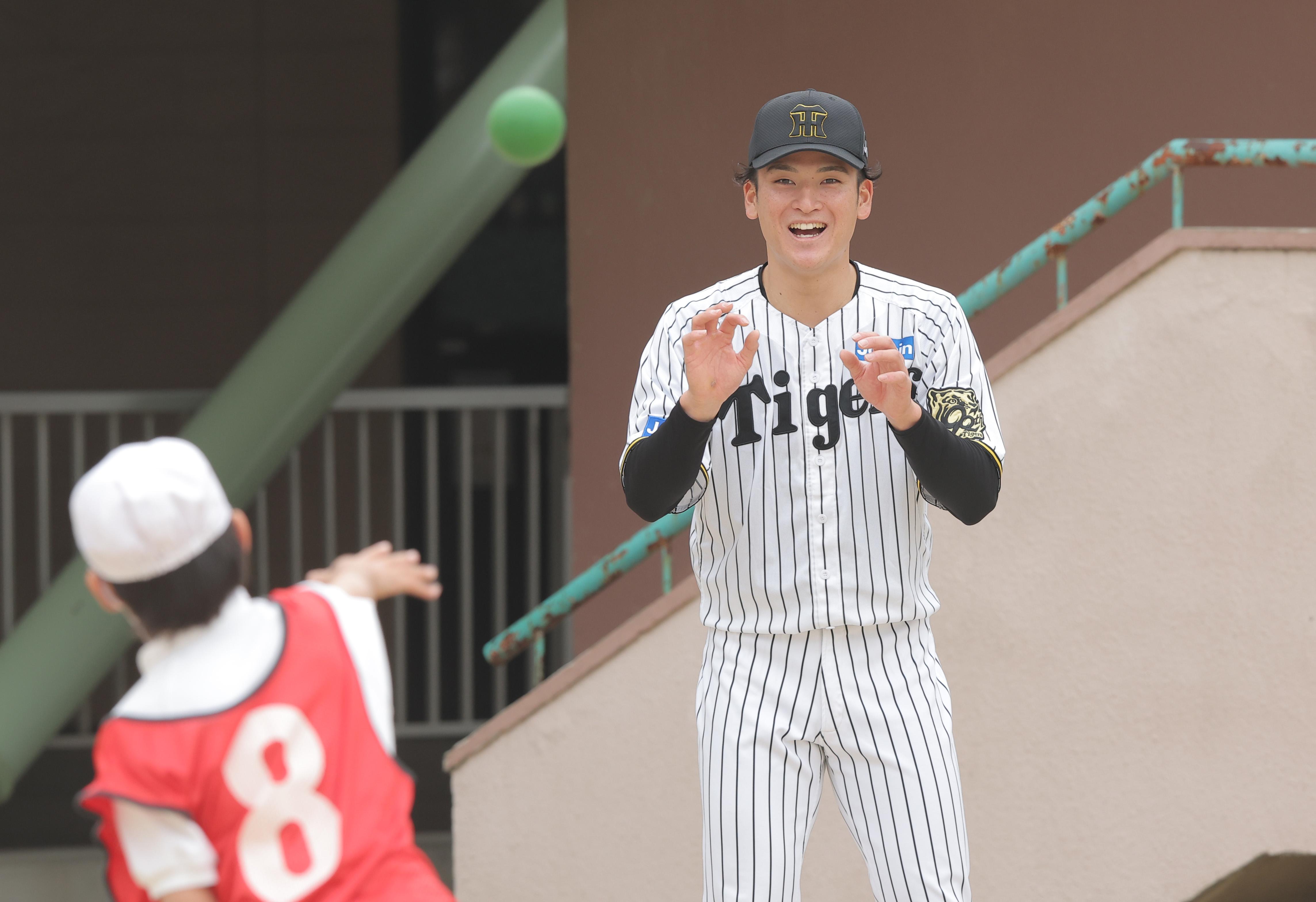【未使用】阪神タイガース　高寺望夢選手　前ホーム　ユニフォーム　Mサイズ　#67 未使用】阪神タイガース 高寺望夢選手 前ホーム ユニフォーム Mサイズ