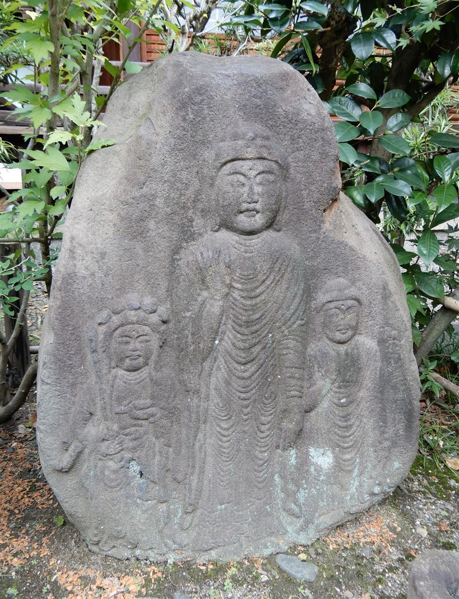 石仏は語る】清凉寺式の僧衣の作風模す 善導寺町釈迦三尊 京都市中京区