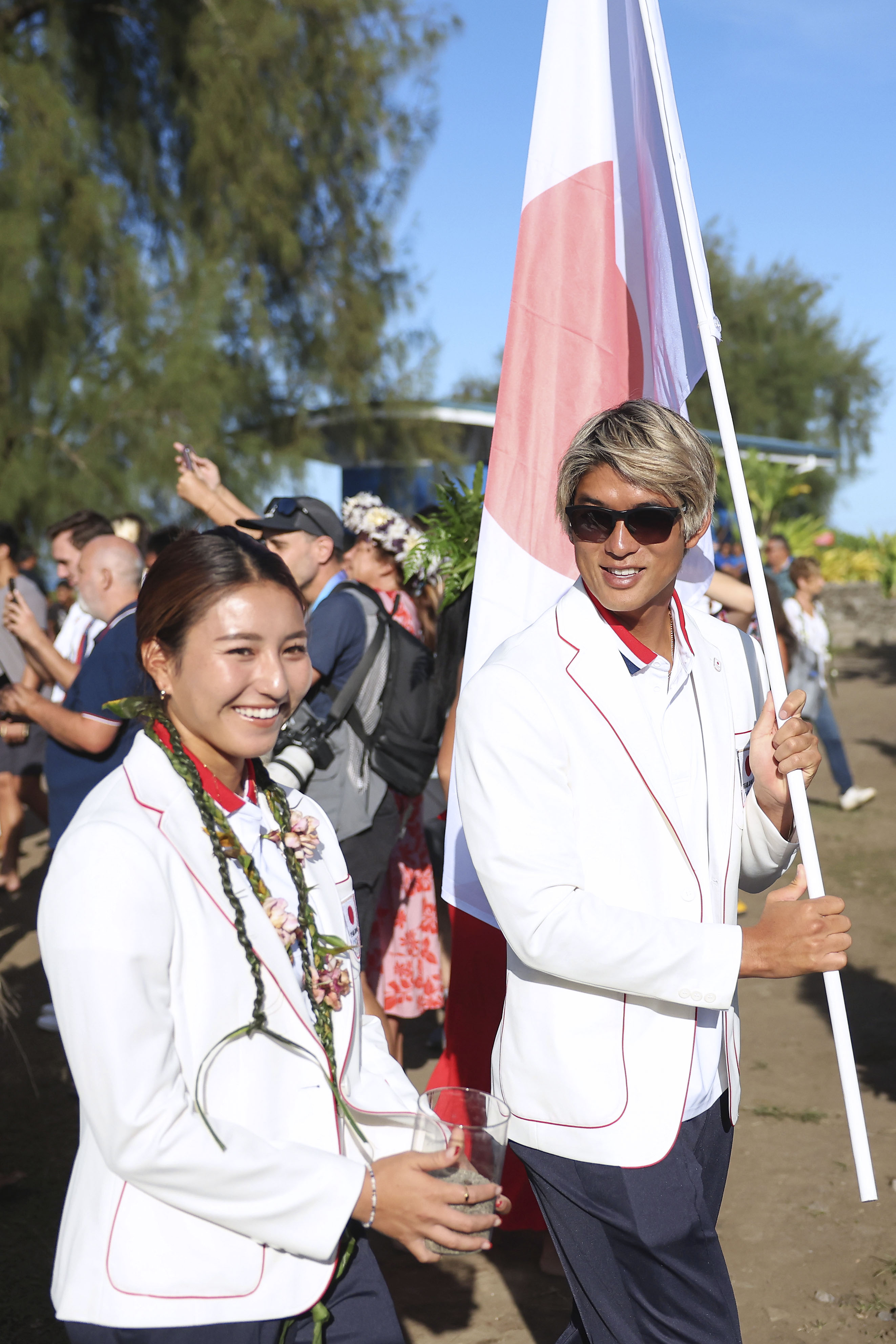 パリ五輪開幕 サーフィン会場のタヒチで五十嵐カノア、笑顔「一緒に