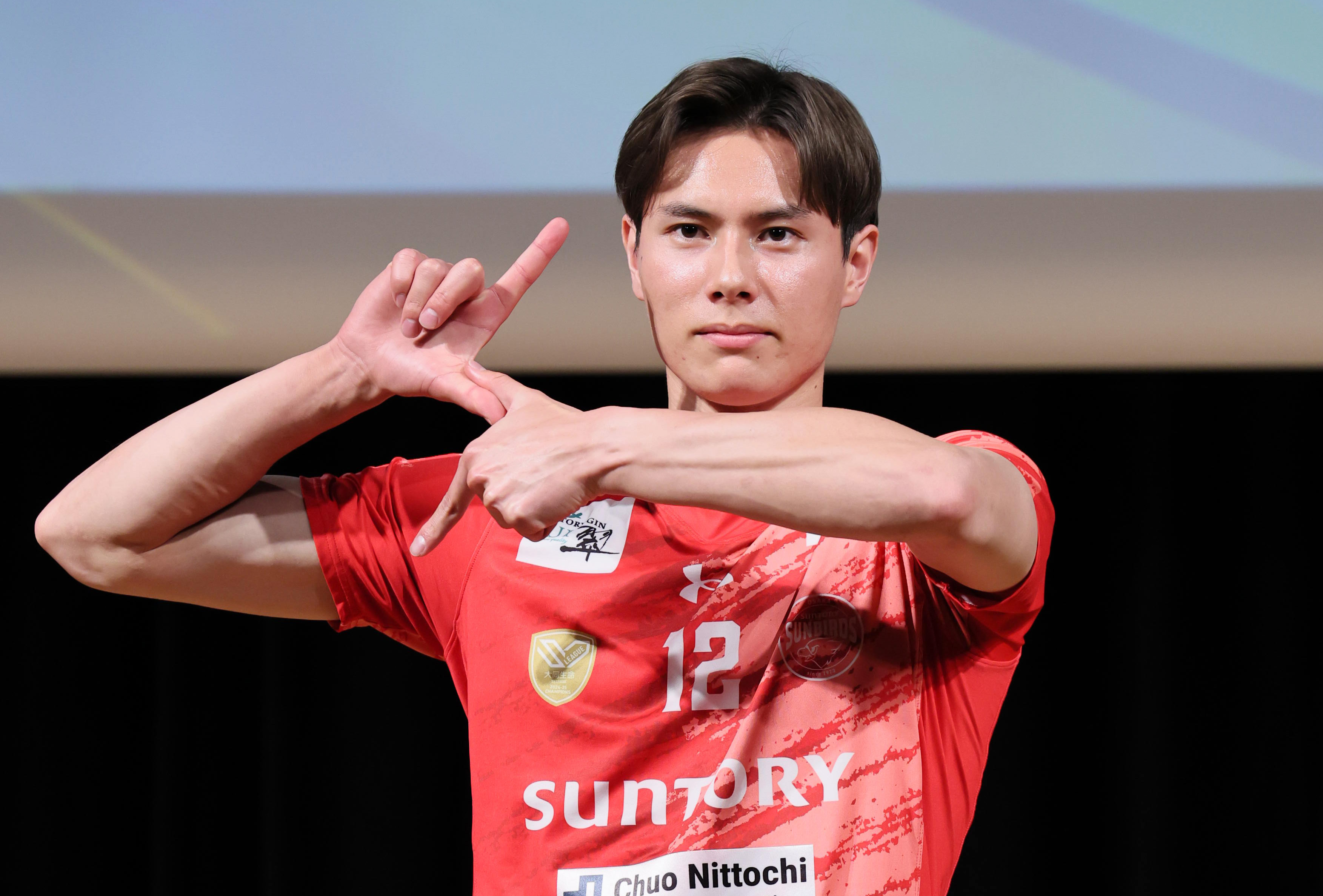 サントリー高橋藍「挑戦者の気持ちで」 SVリーグ2連覇へ決意 「稲妻