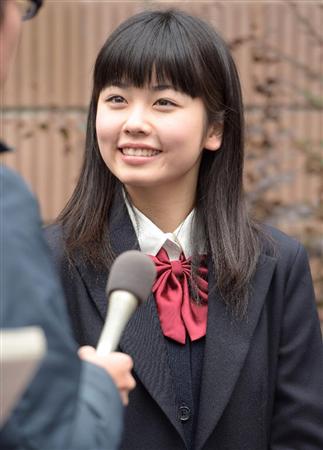 小芝風花 高校卒業式で笑顔 制服は２５歳まではいけると思う サンスポ