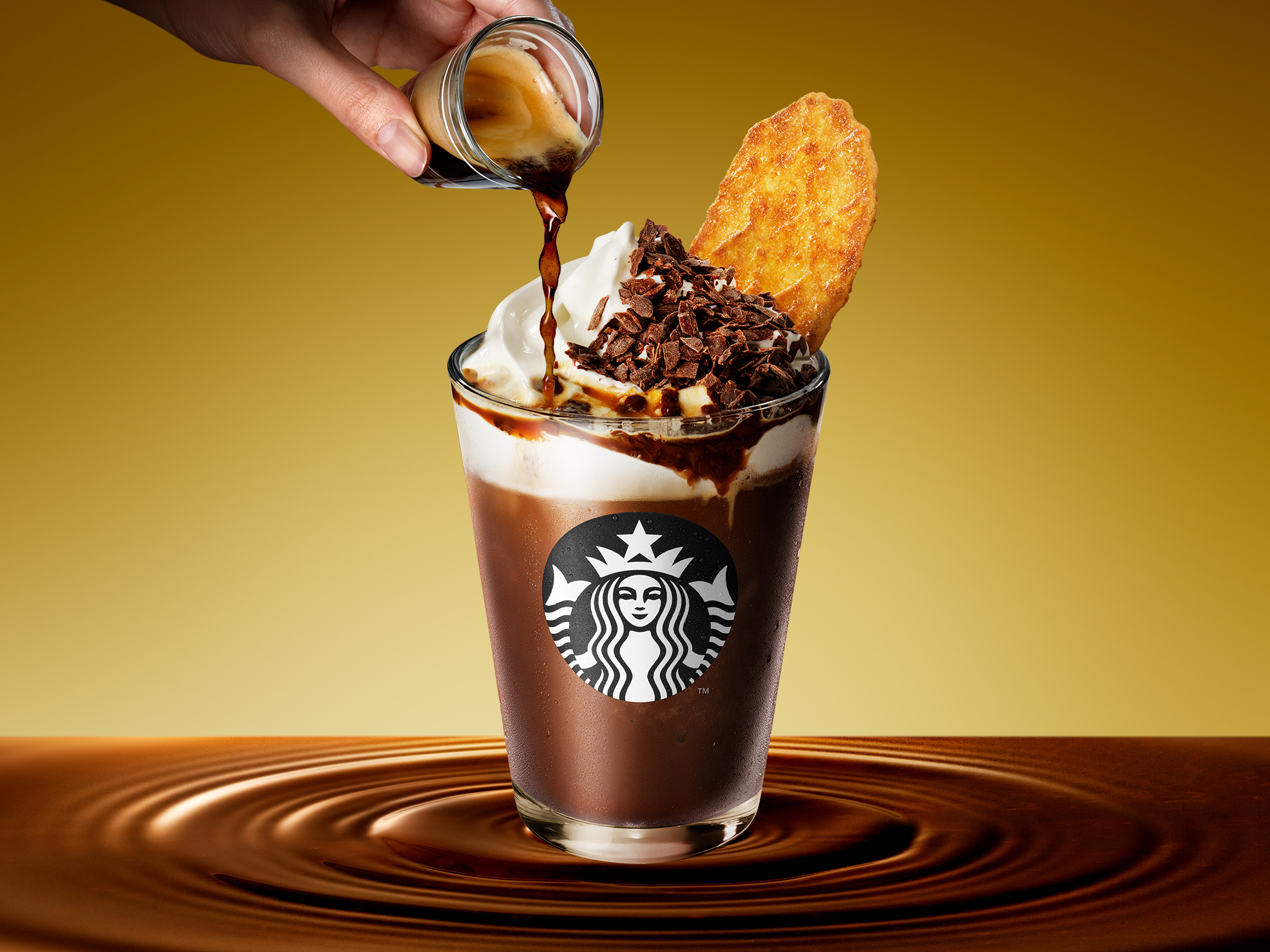 スタバコーヒー 赤 N3LIGREZHZD5DLIPY2NDDGZ4IE.jpg