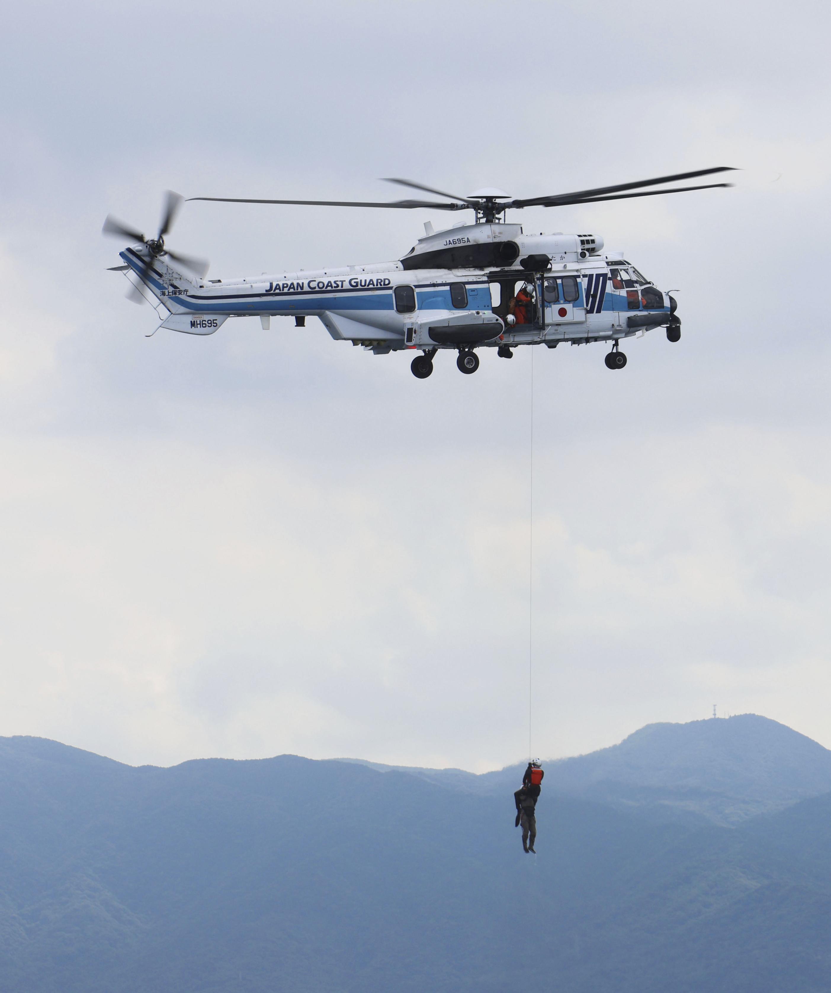 日米比が鹿児島沖で合同海上訓練 船員の転落想定、小型艇急行し救助