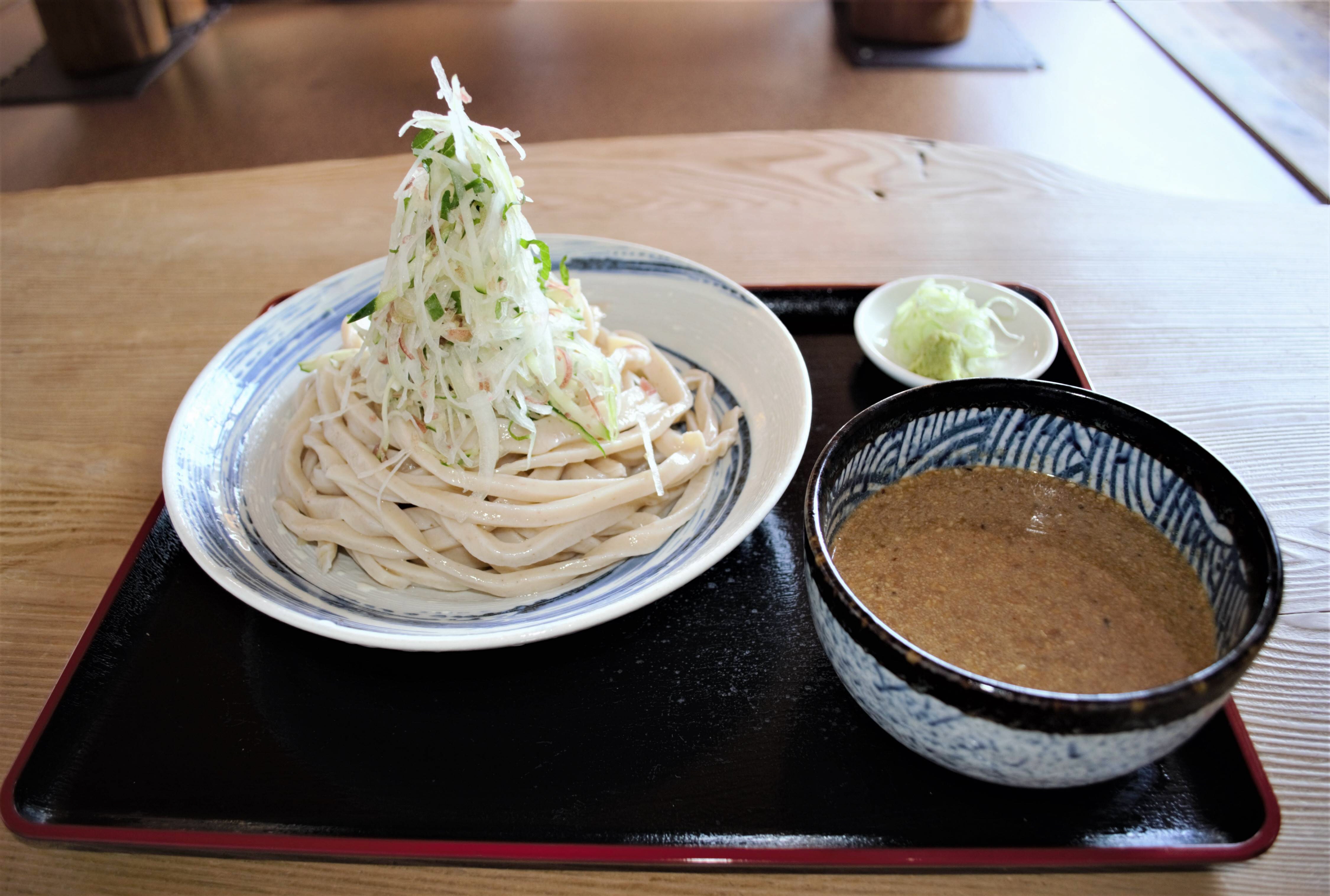 川島町「すったてうどん」話題沸騰の裏側！冷や汁との違いと名店巡礼