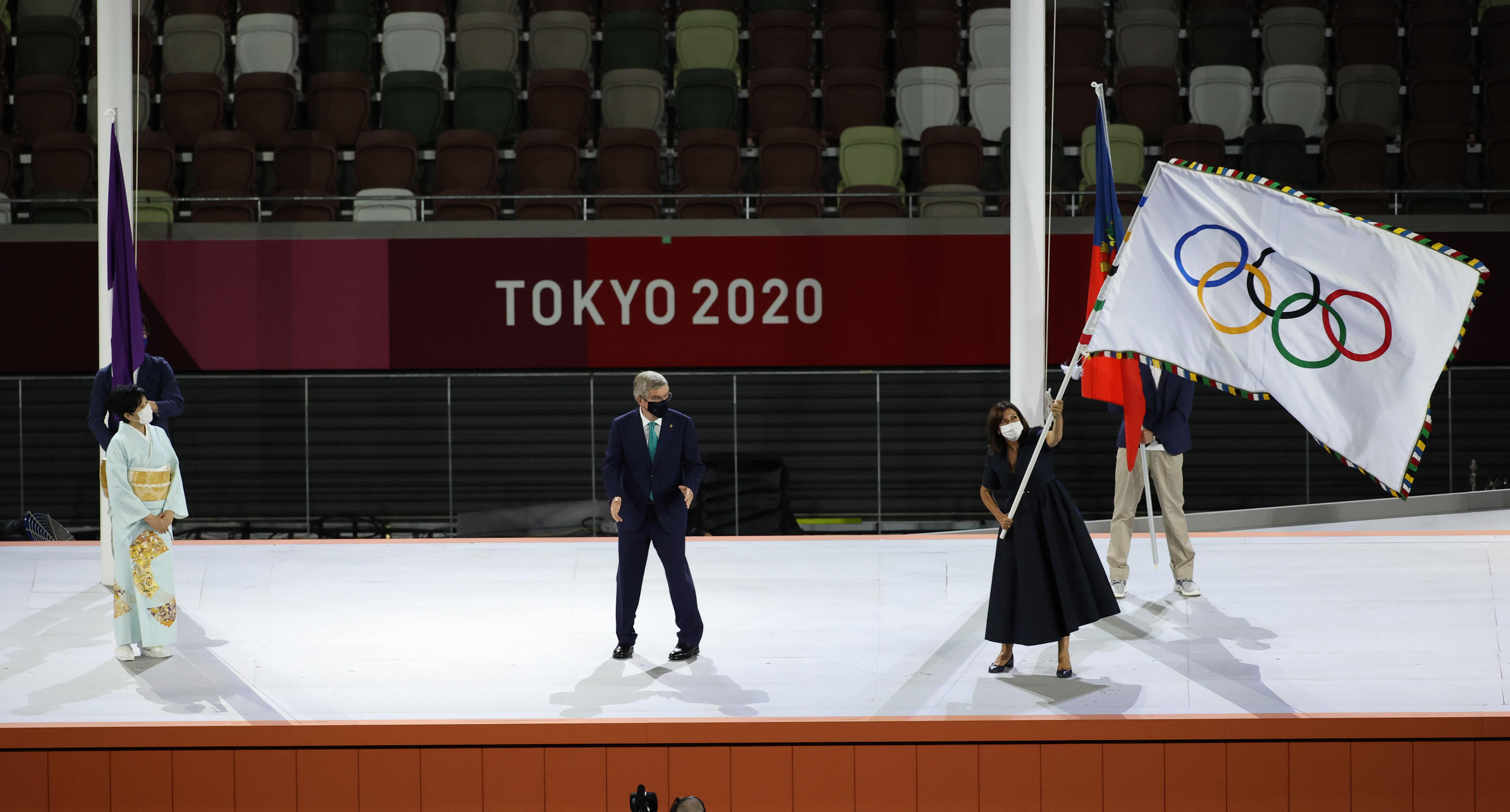 フォト特集 パリ 五輪旗引き継ぎに歓声 仏大統領 東京成功 祝う 産経ニュース