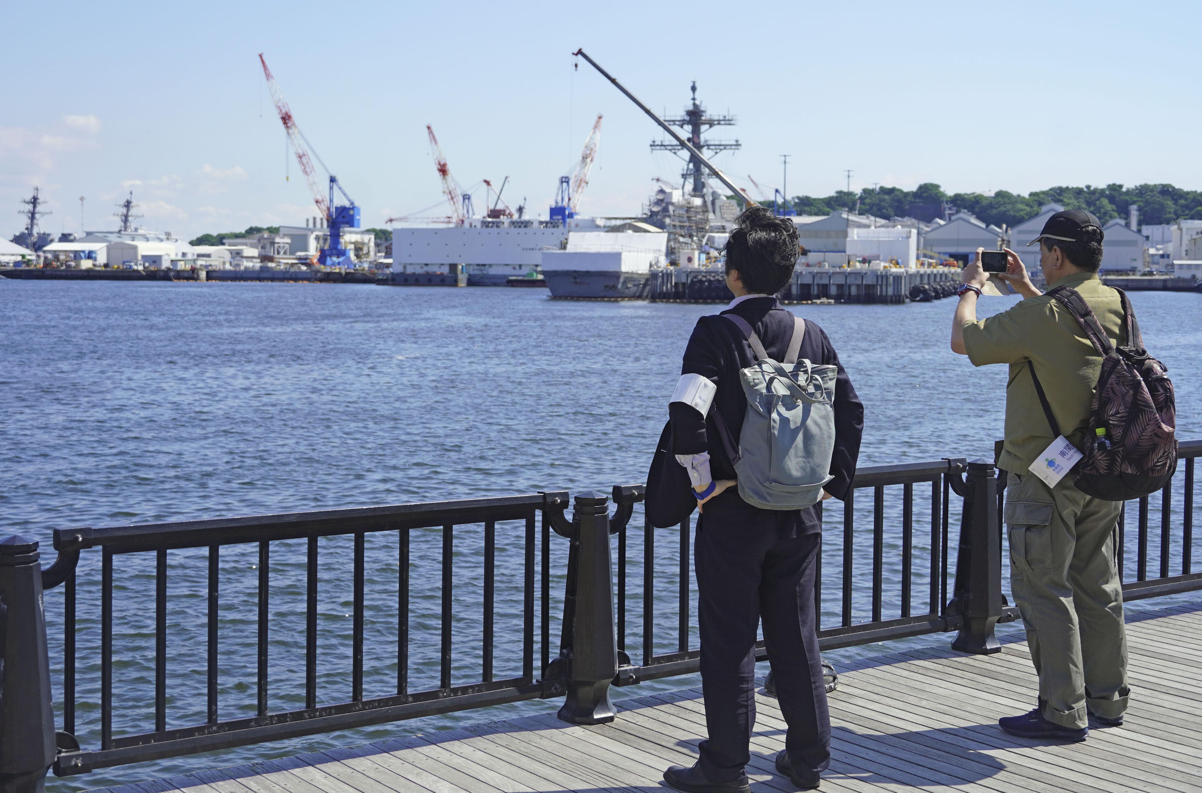 米海軍が初の警備艇訓練 横須賀基地で、空包射撃も 防衛省が近隣に事前