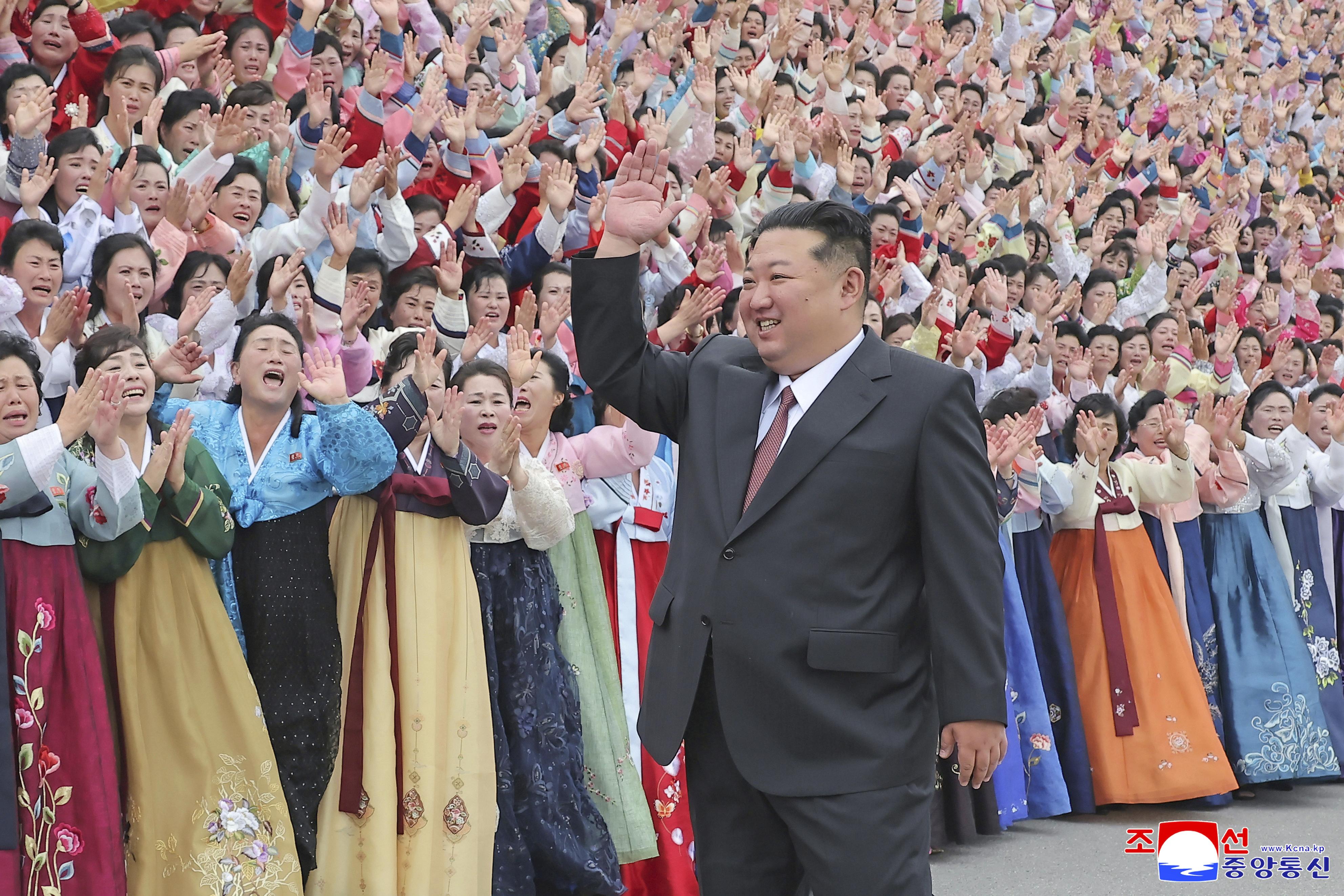 北朝鮮の金正恩総書記、女性団体を称賛 女性の役割が「党の偉業」に