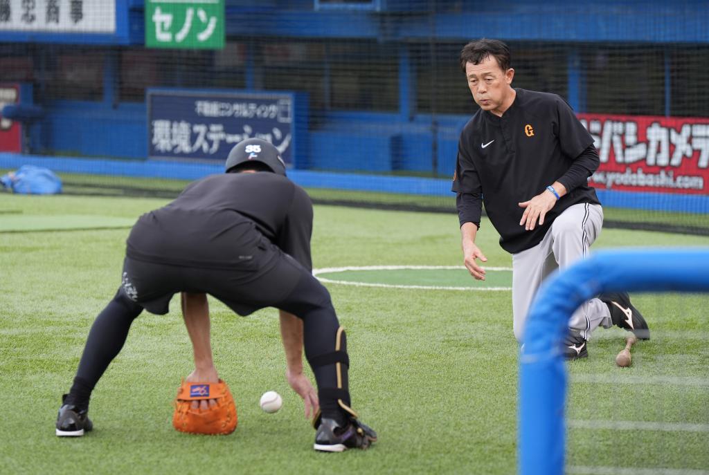 プロ野球実況中継】巨人の12球団最少失策を支える川相コーチの