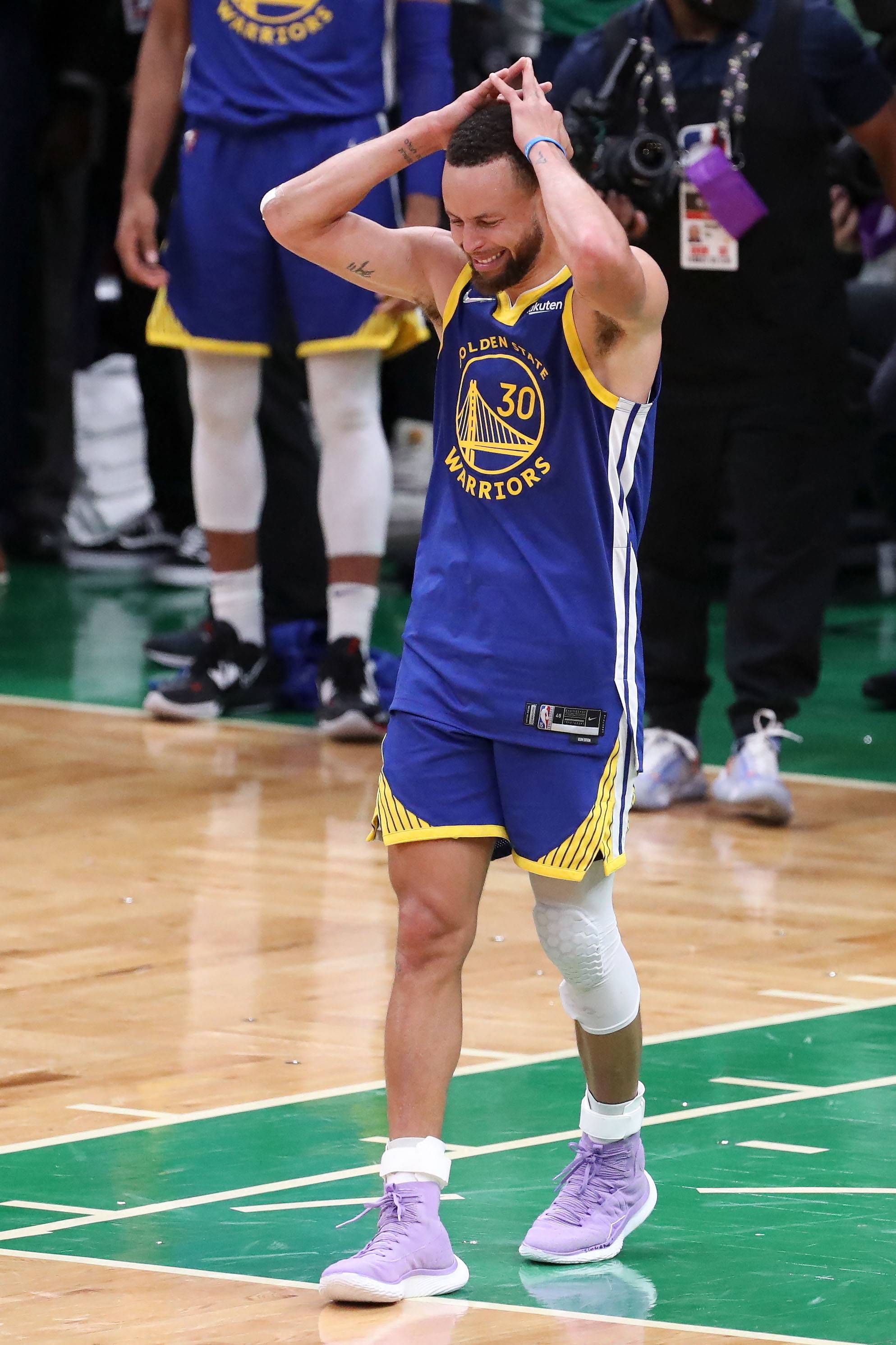 ウォリアーズ４年ぶり頂点 米ｎｂｃ カリーの涙は 自分で勝ち得たもの ｎｂａ サンスポ