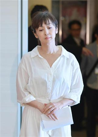 斉藤由貴 ５０代主治医の告白受け不倫認めた ５年前から関係もすでに別れ 1 3ページ イザ