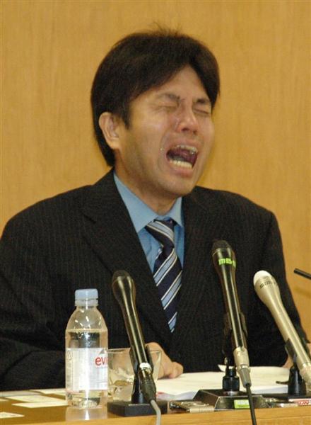 号泣元県議被告人質問 ５ 右耳突き出し ついにあのポーズ 強気の野々村被告 検察との攻防スタート 1 4ページ 産経ニュース