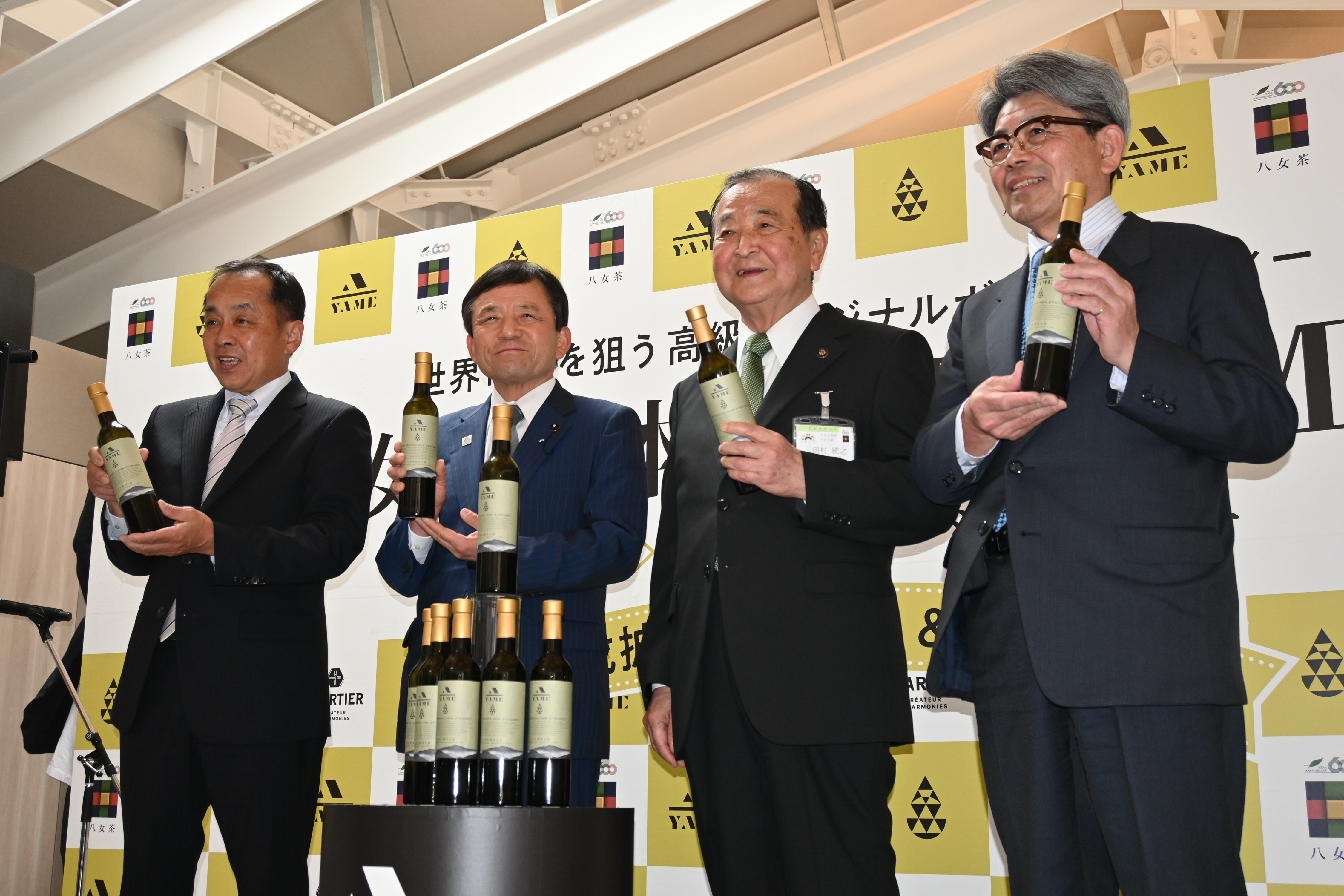 ぽわろ様　新品　純古典お宮参り 京友禅工芸染　大鷹と日本一富士、宝船豪華祝い文 nob2406019-2-1.jpg