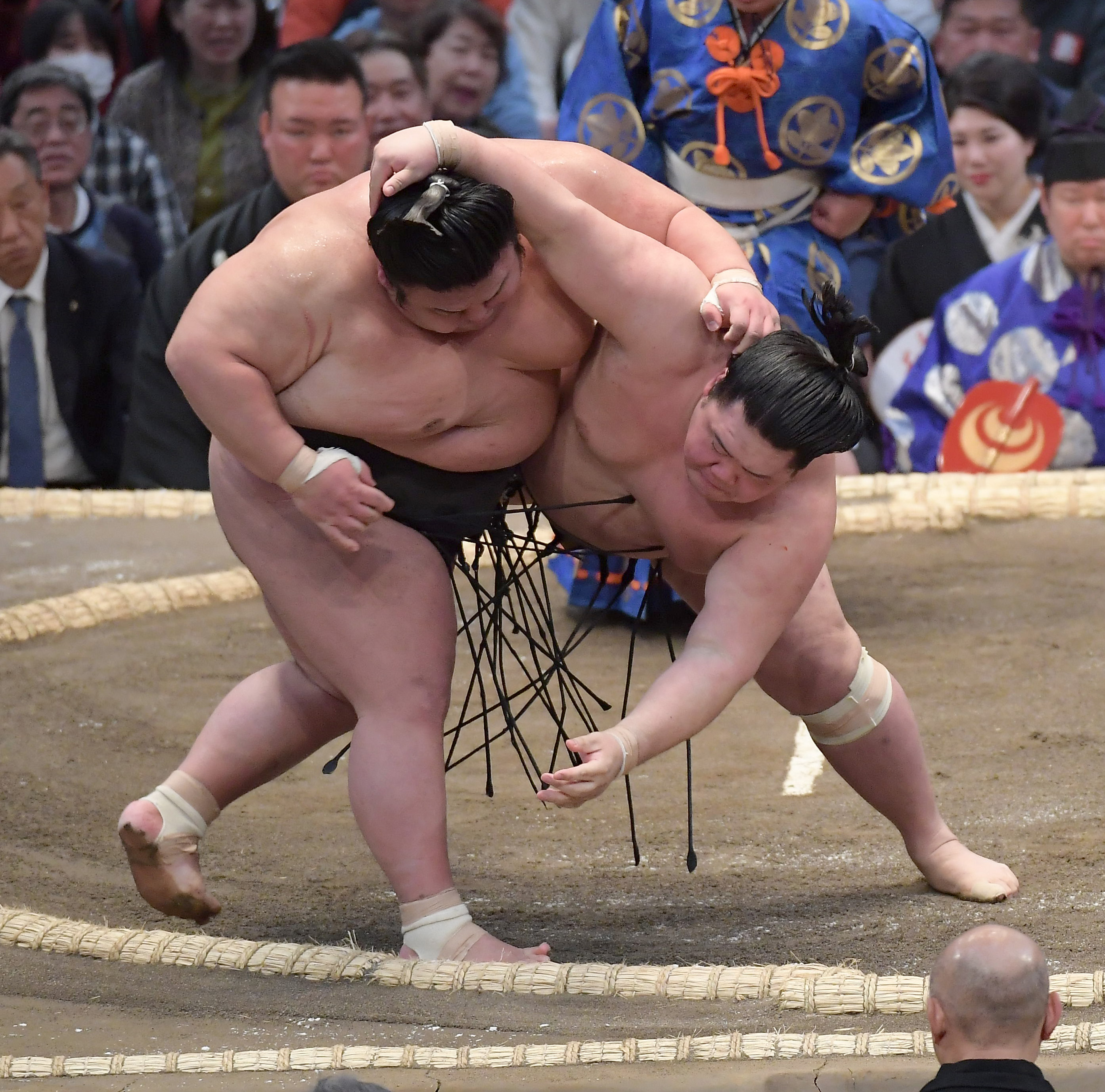 貴景勝が起死回生のすくい投げで逆転勝ち かど番大関が２勝目で白星