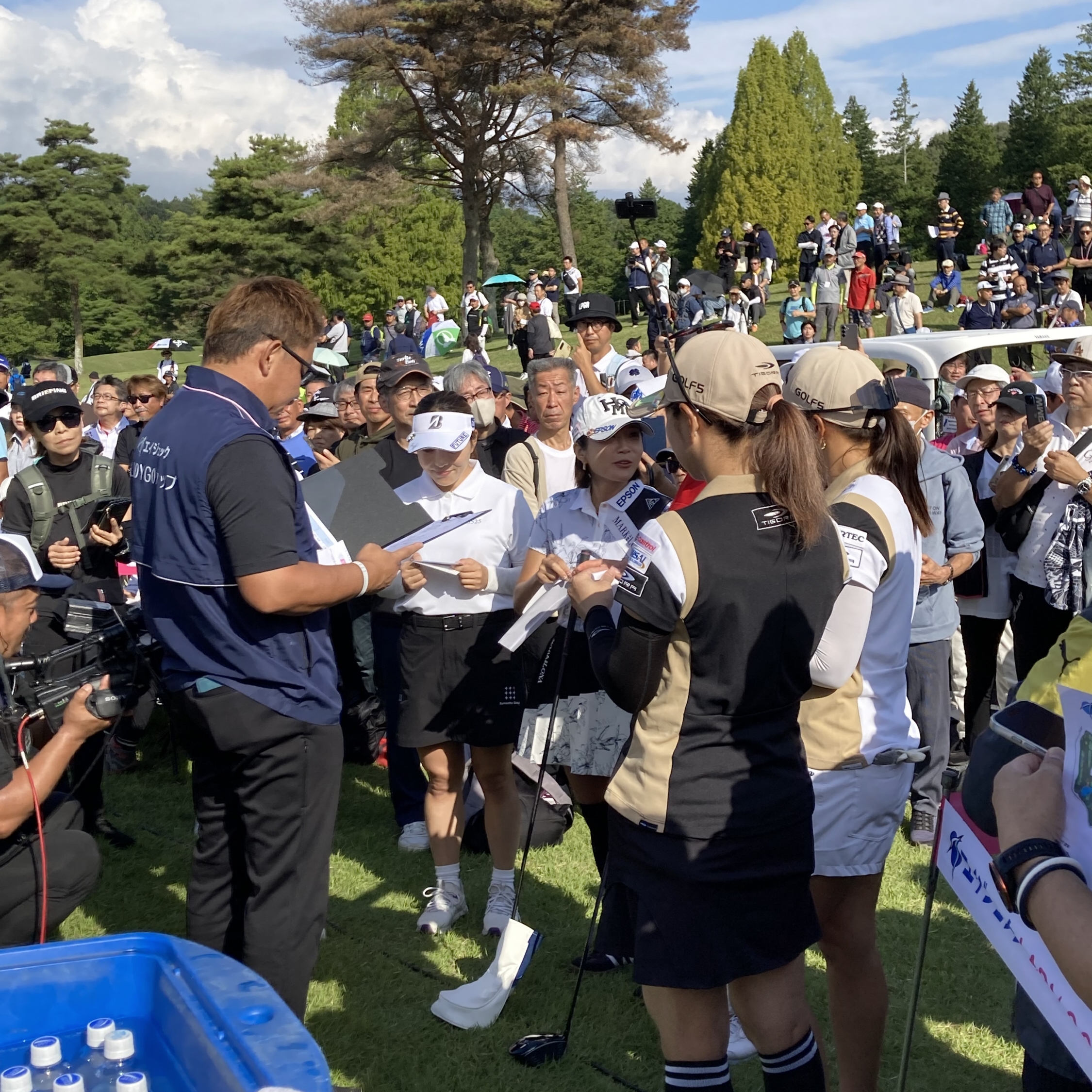 イ・ボミ引退から2年、久しぶりに公の場へ 子供ができたら「インスタで