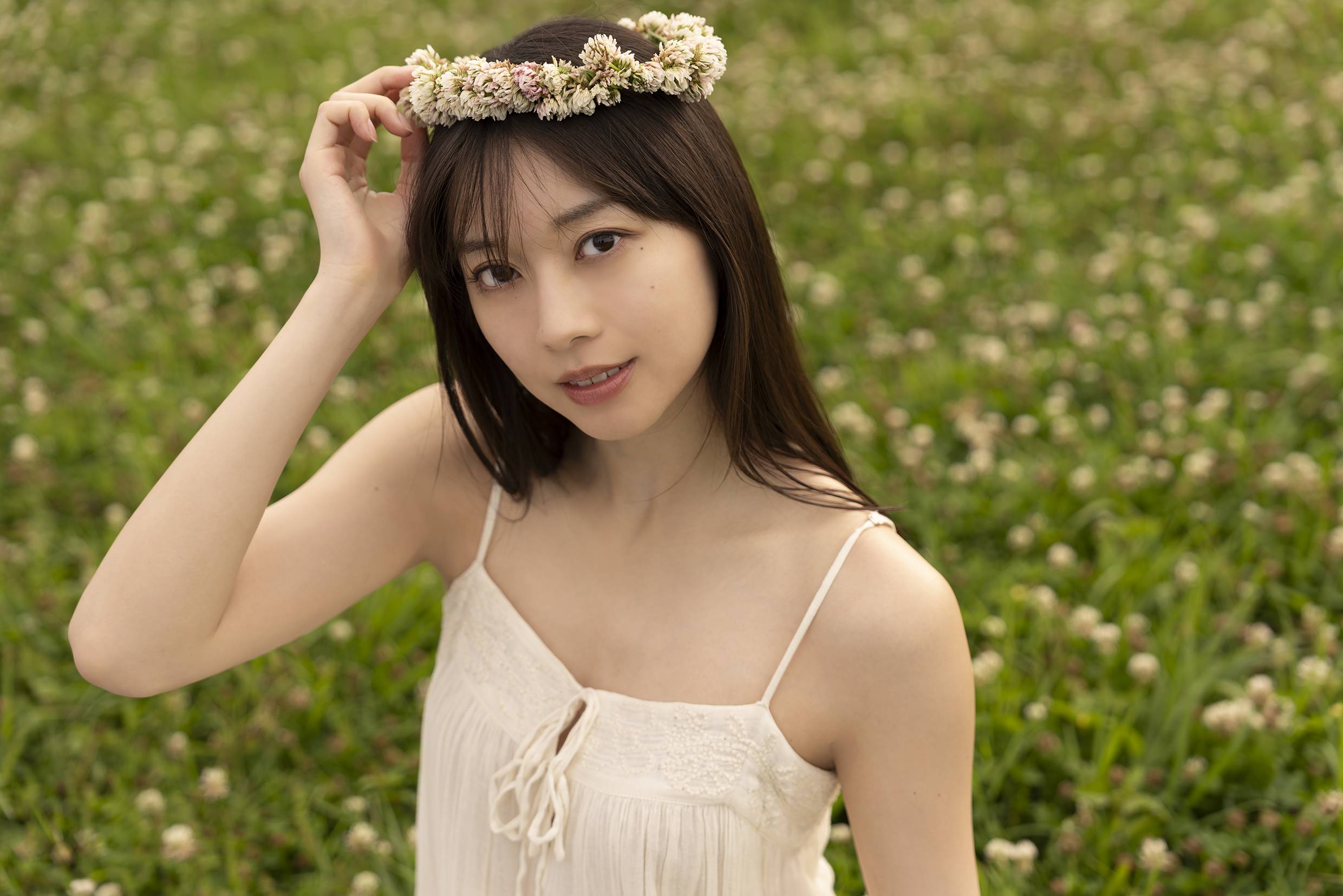 牧野真莉愛、モー娘。卒業公演日の6月24日にラスト写真集発売