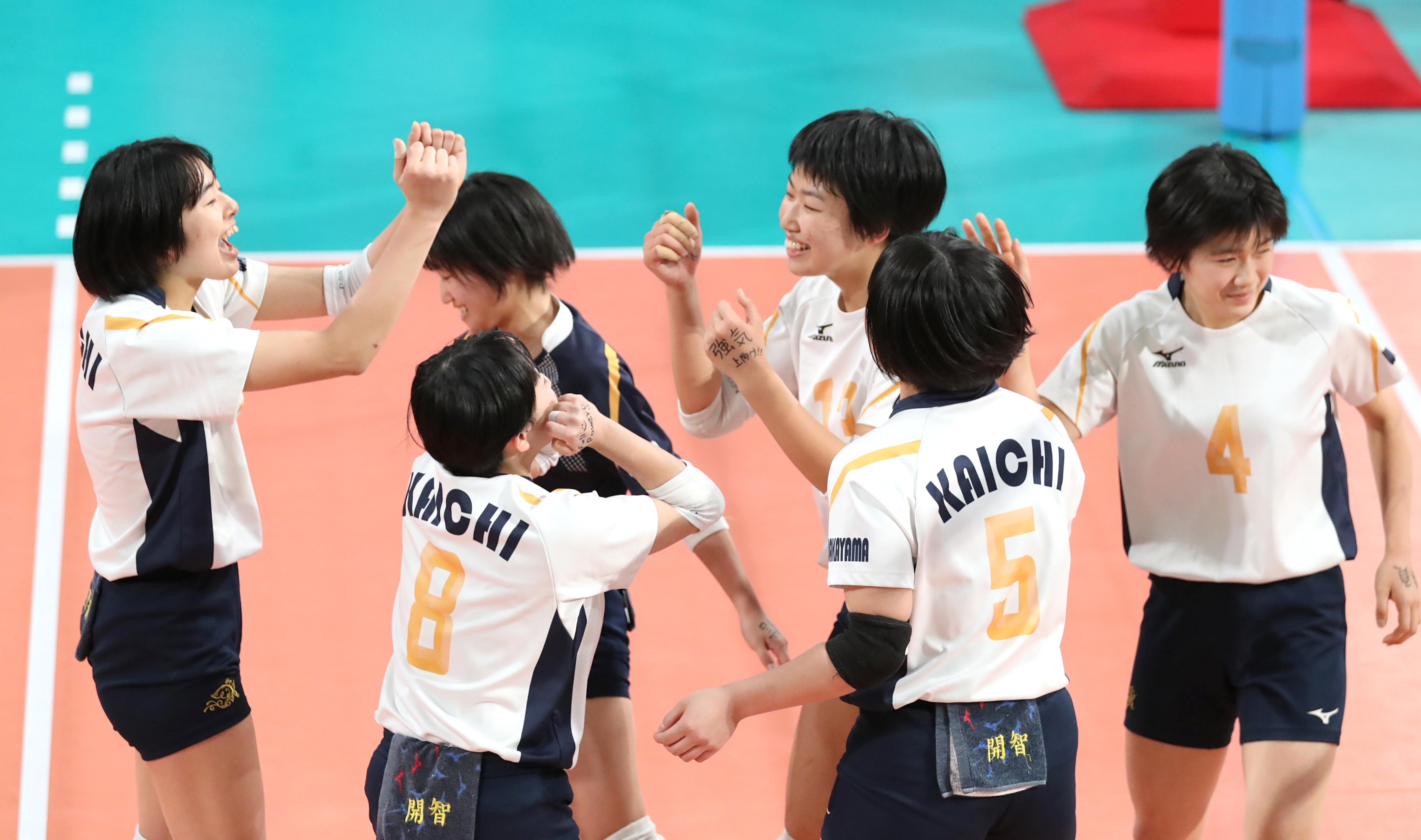 和歌山県の絶対王者　開智高校バレー部　ユニフォーム上下セット 春高バレー】女子2回戦 開智（和歌山） 強豪に善戦及ばず