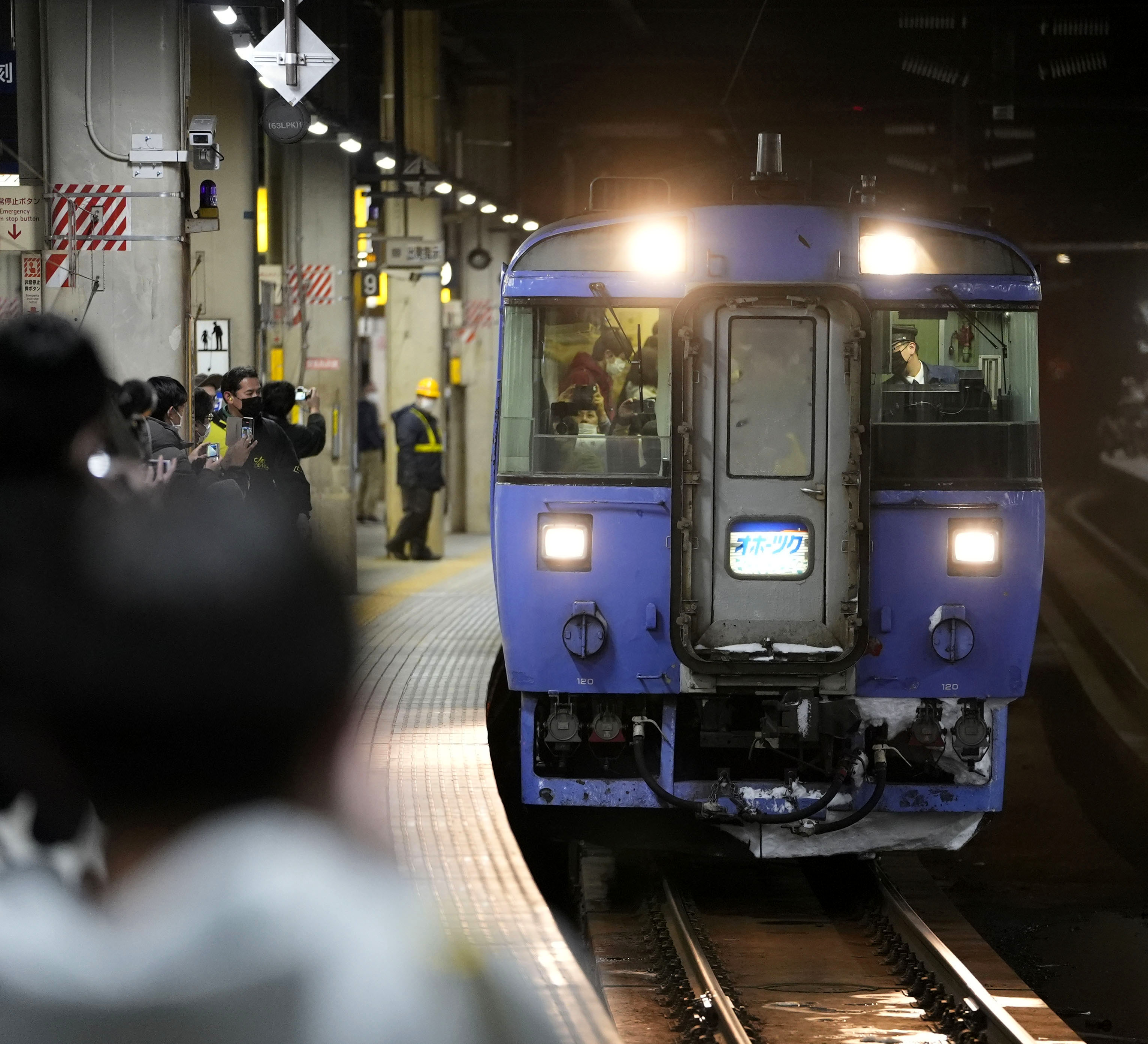 キハ１８３系定期運転終了 北海道最古参、別れ惜しむ - 産経ニュース