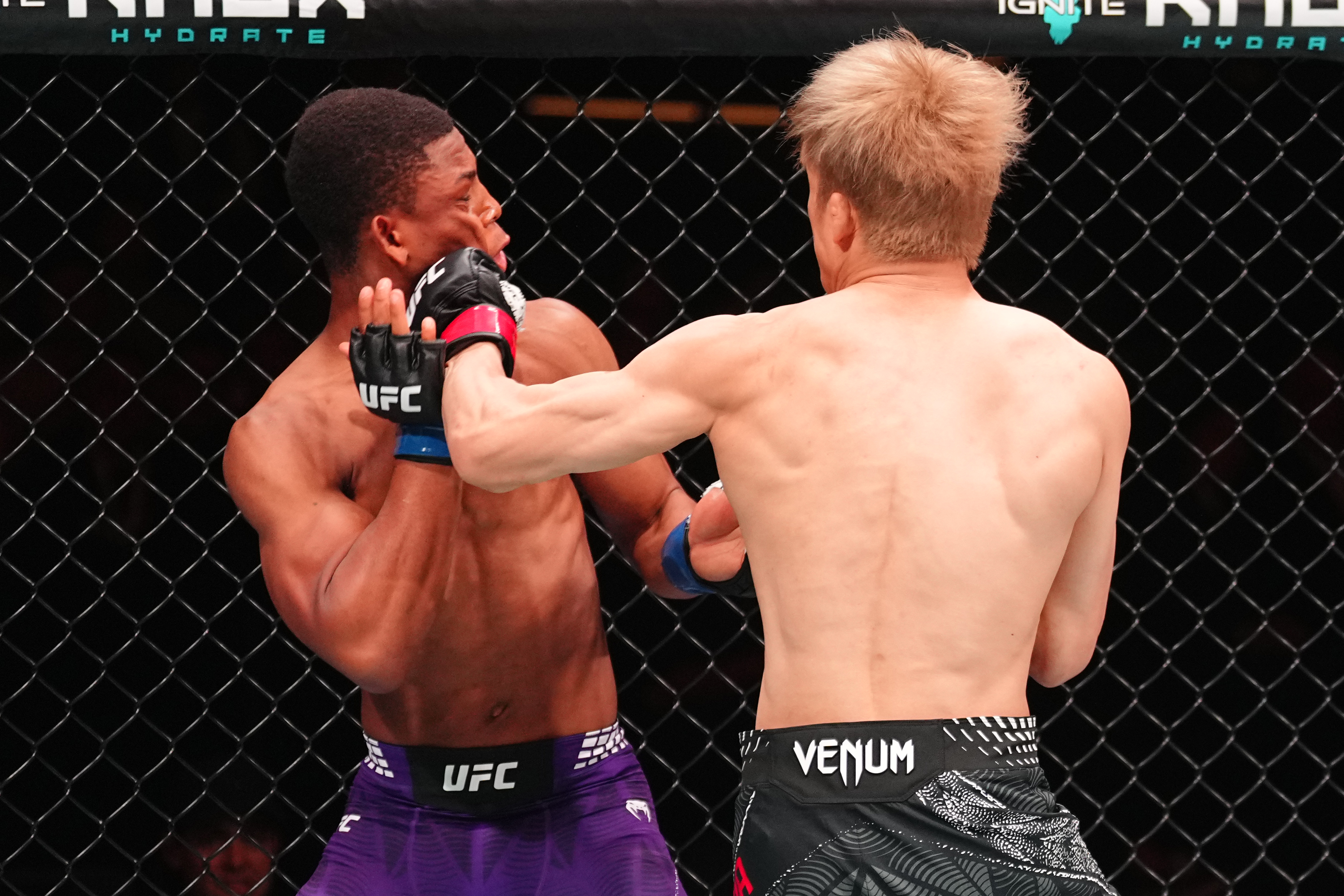 全試合結果速報】朝倉海、涙のUFC初白星 スモザーマンに1回失神KO勝ち 