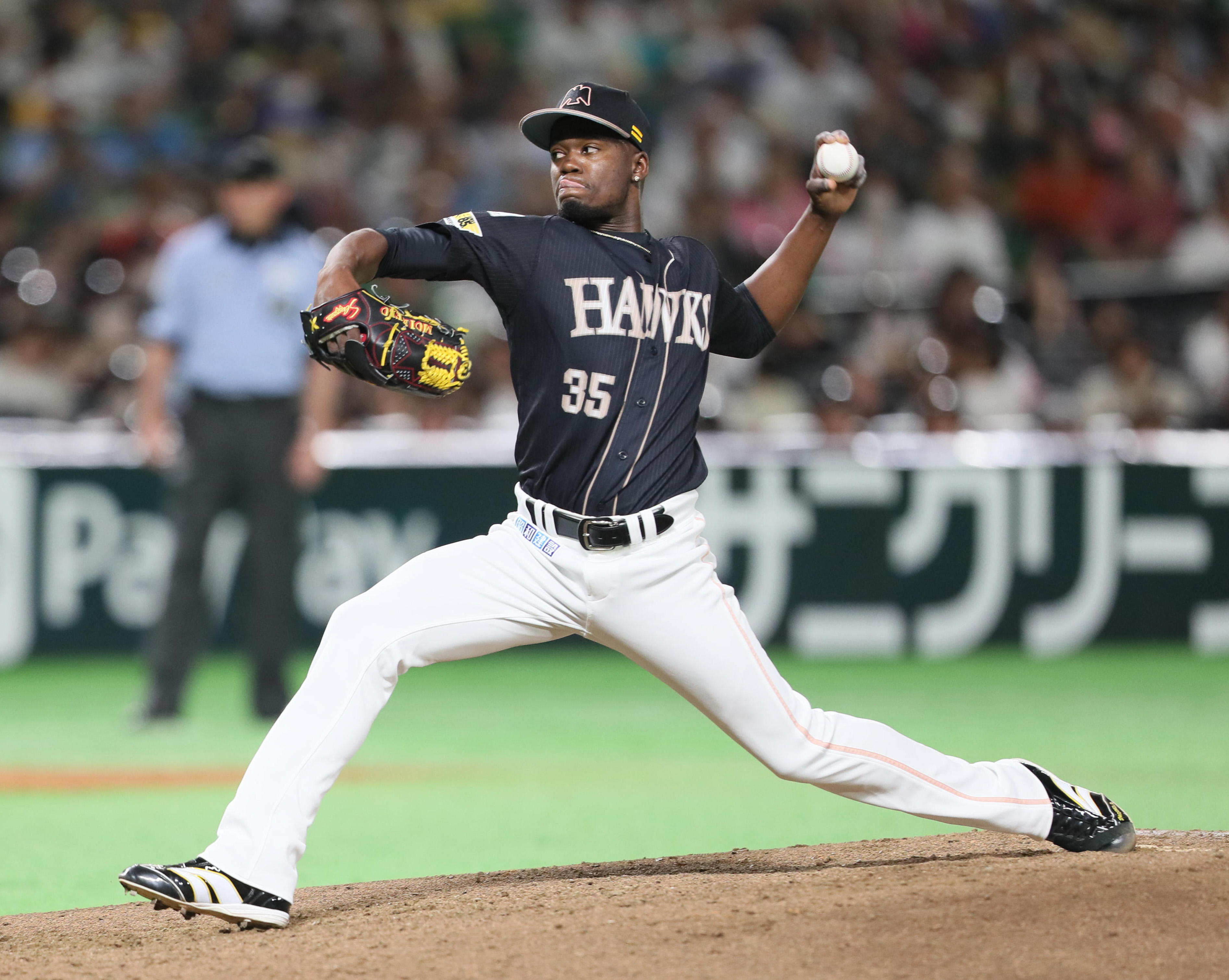 モイネロ、ソフトバンクと4年契約「これからもホークスで野球がしたい