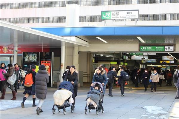 ネットの話題 ｊｒ車内で女児出産も異例なら 本人 はじめ続々ツイートの異例の展開に 1 3ページ 産経ニュース