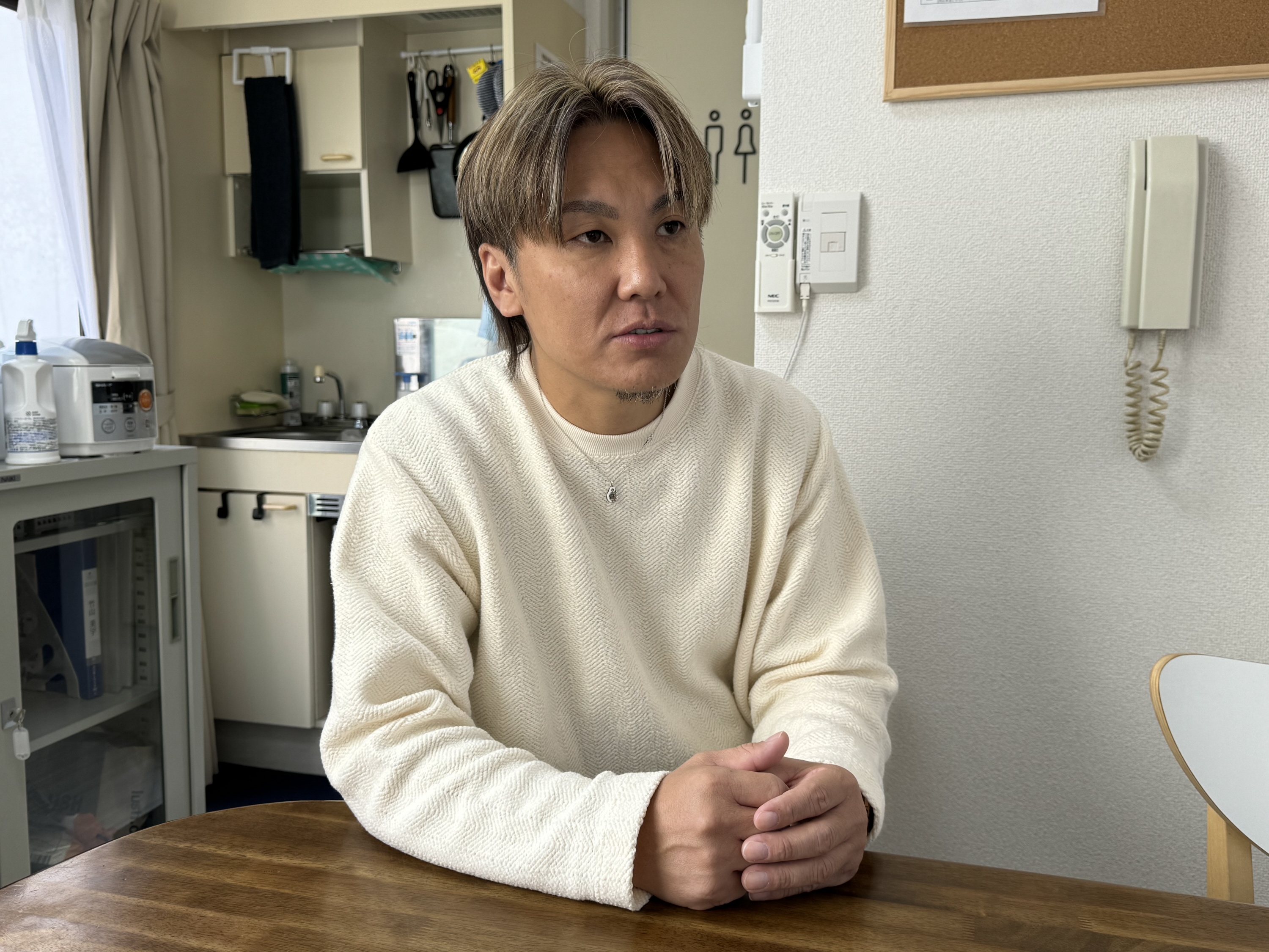 服役8回の元ヤクザが出所者の更生を支援 「人生のどん底」から