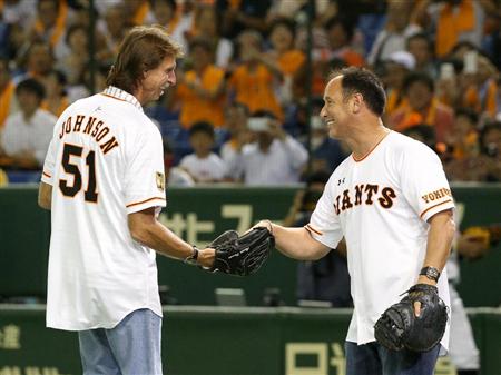 SFジャイアンツ　2009年　球場配布　 ランディ・ジョンソン　ボブルヘッド 巨人・原監督が始球式のR・ジョンソン氏と会談 - サンスポ