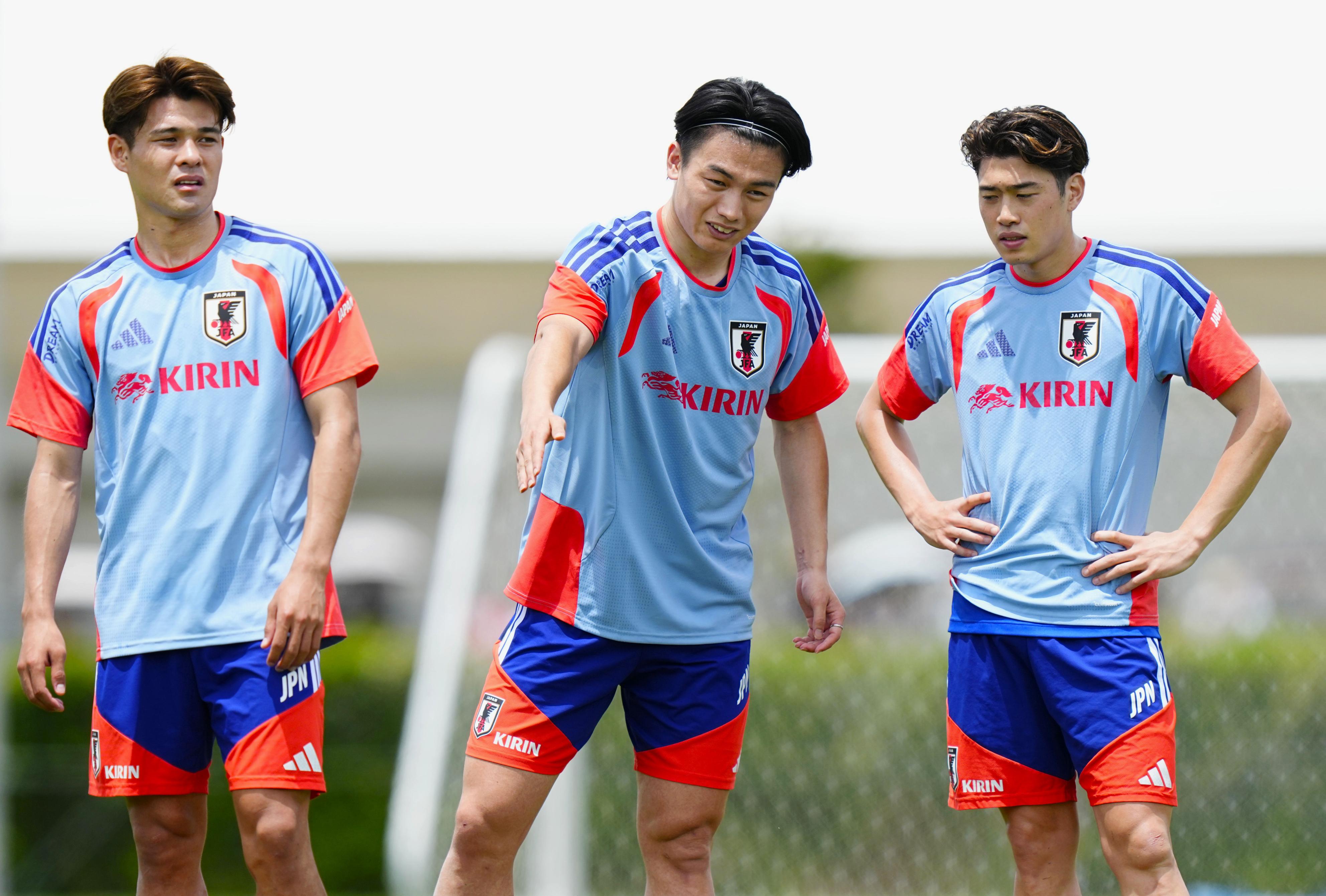 上田ら13人が練習、ミニゲームも W杯日本代表 - サンスポ